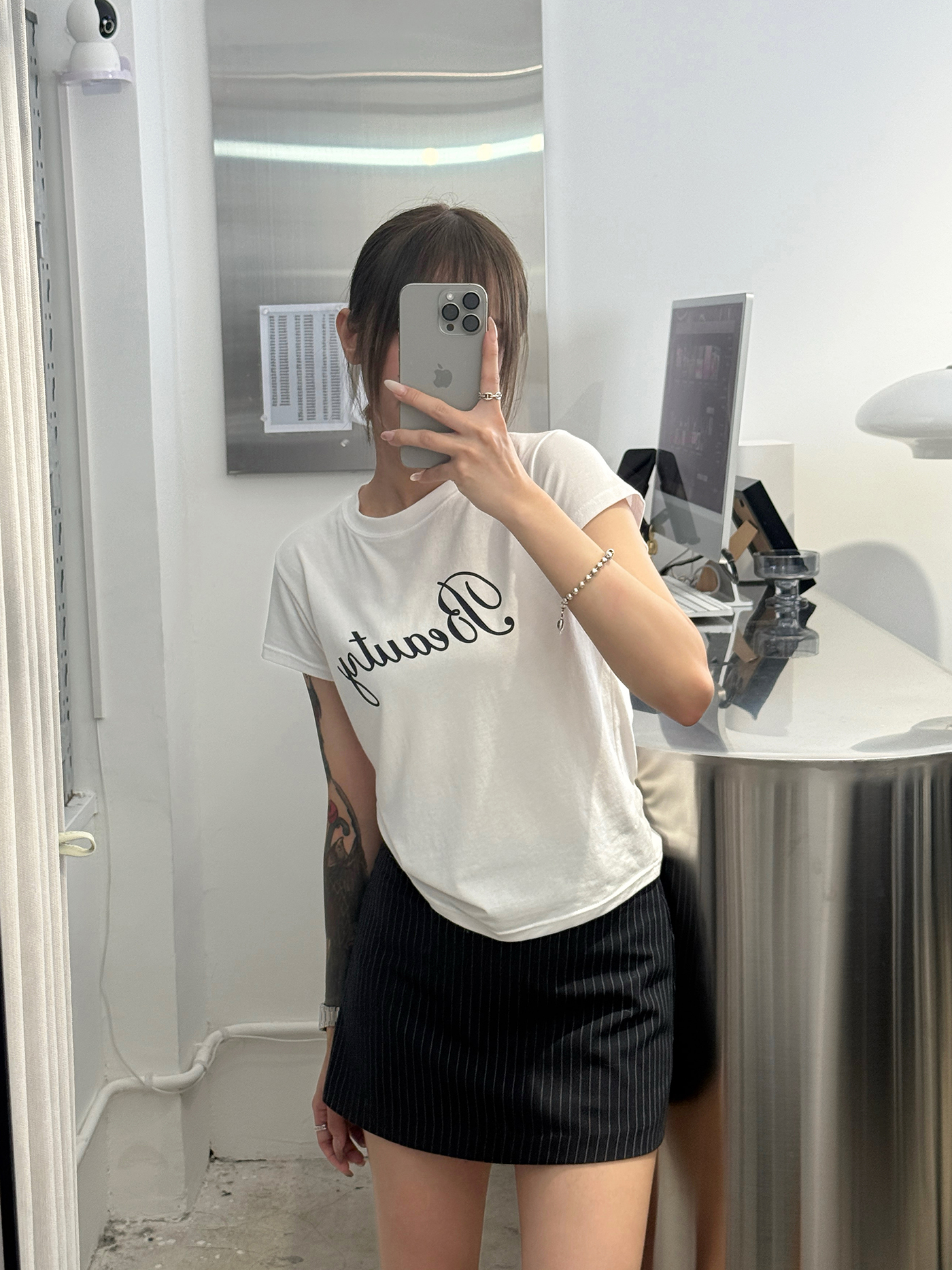 𝐒𝐭𝐫𝐞𝐭𝐜𝐡𝐲 𝐜𝐨𝐧𝐭𝐫𝐚𝐬𝐭 𝐥𝐨𝐠𝐨 𝐟𝐢𝐭𝐭𝐞𝐝 𝐭𝐨𝐩