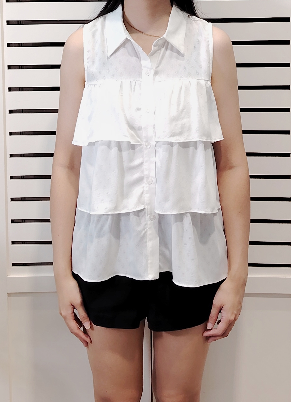 25009 Collar Tiered Sleeve Less Blouse