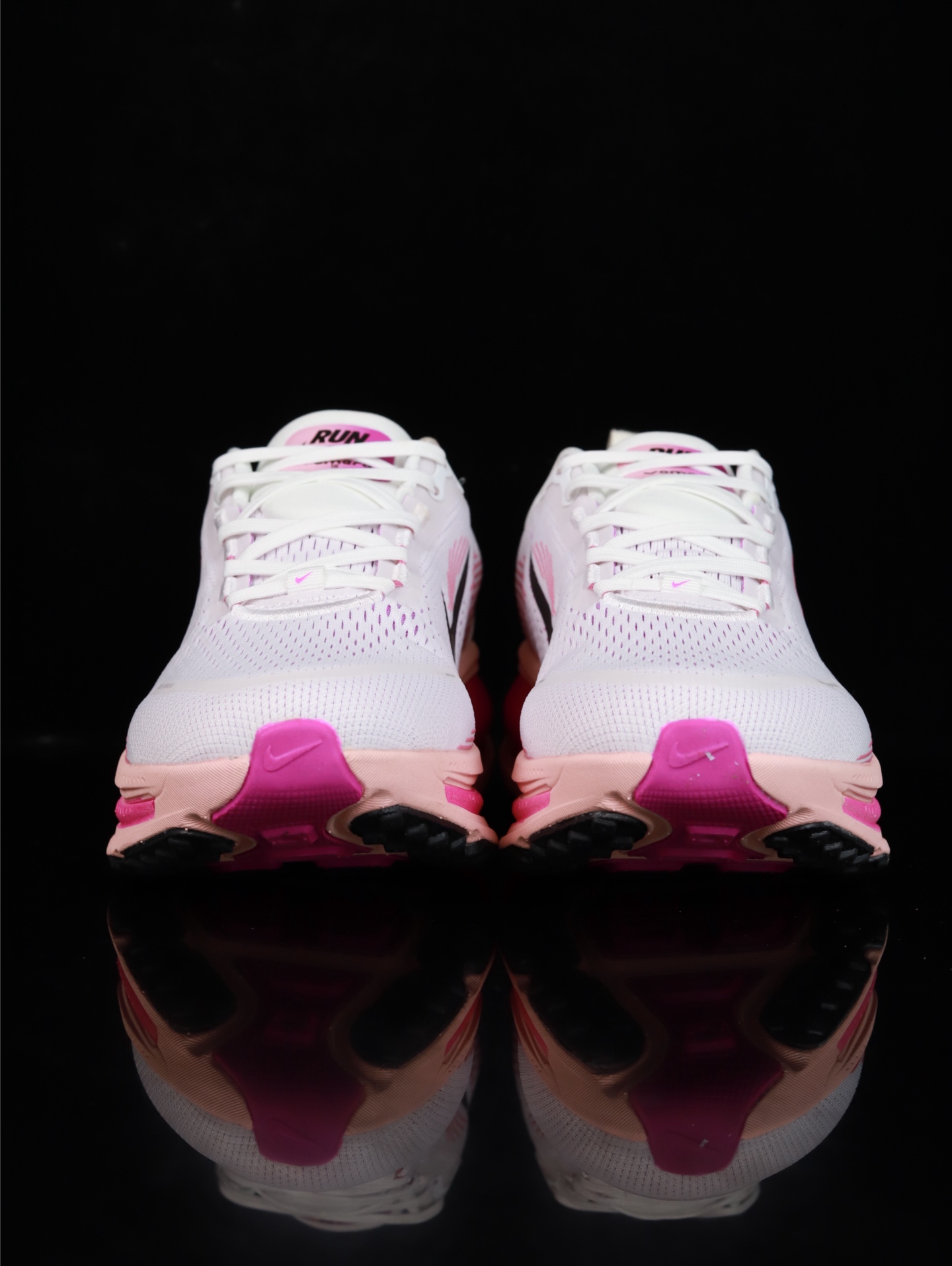 Nike Vomero 18 HM6804-105