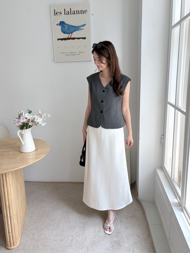 Signature Linen Blend Vest (Charcoal)