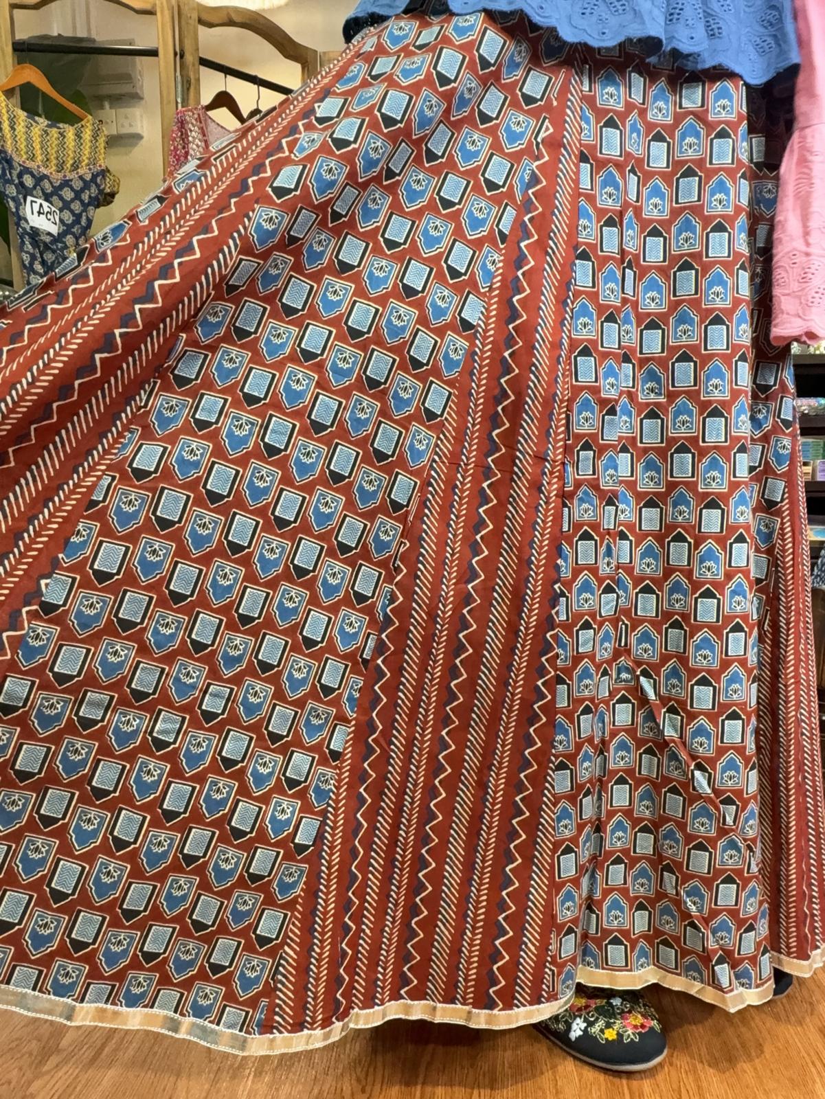 2615 Brick Red 16 cloth Skirt 37"