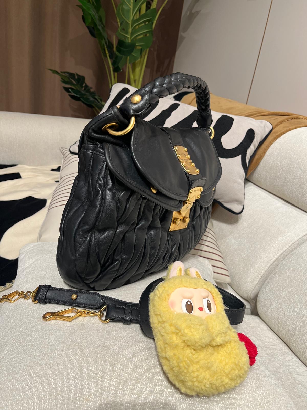 Miu Miu 2Way Shoulder Bag 黑色金扣 100%Authentic, 92%New ✅Dust bag