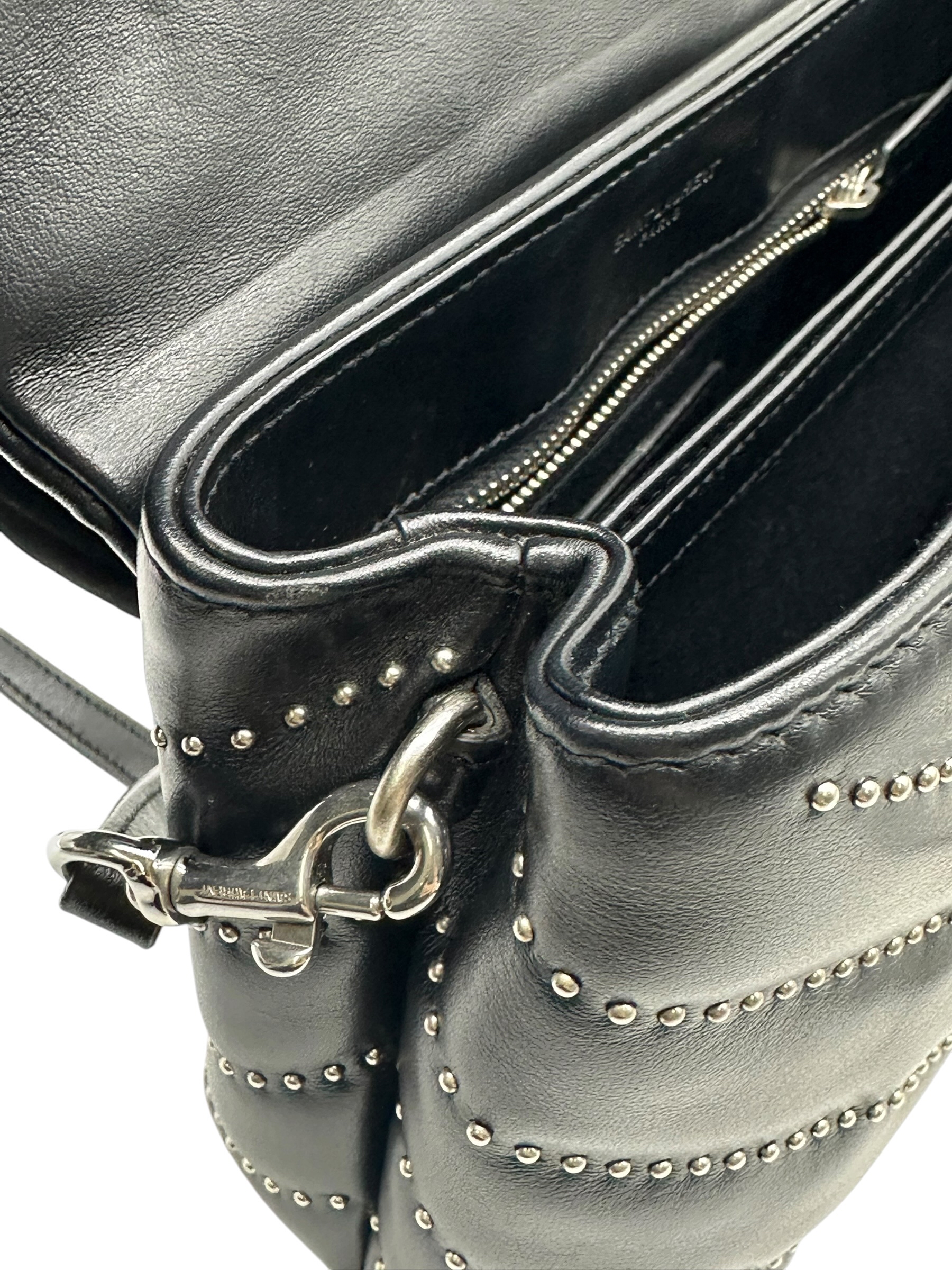 Pre-owned YSL Toy Loulou Studded bag / Product Code: 061906