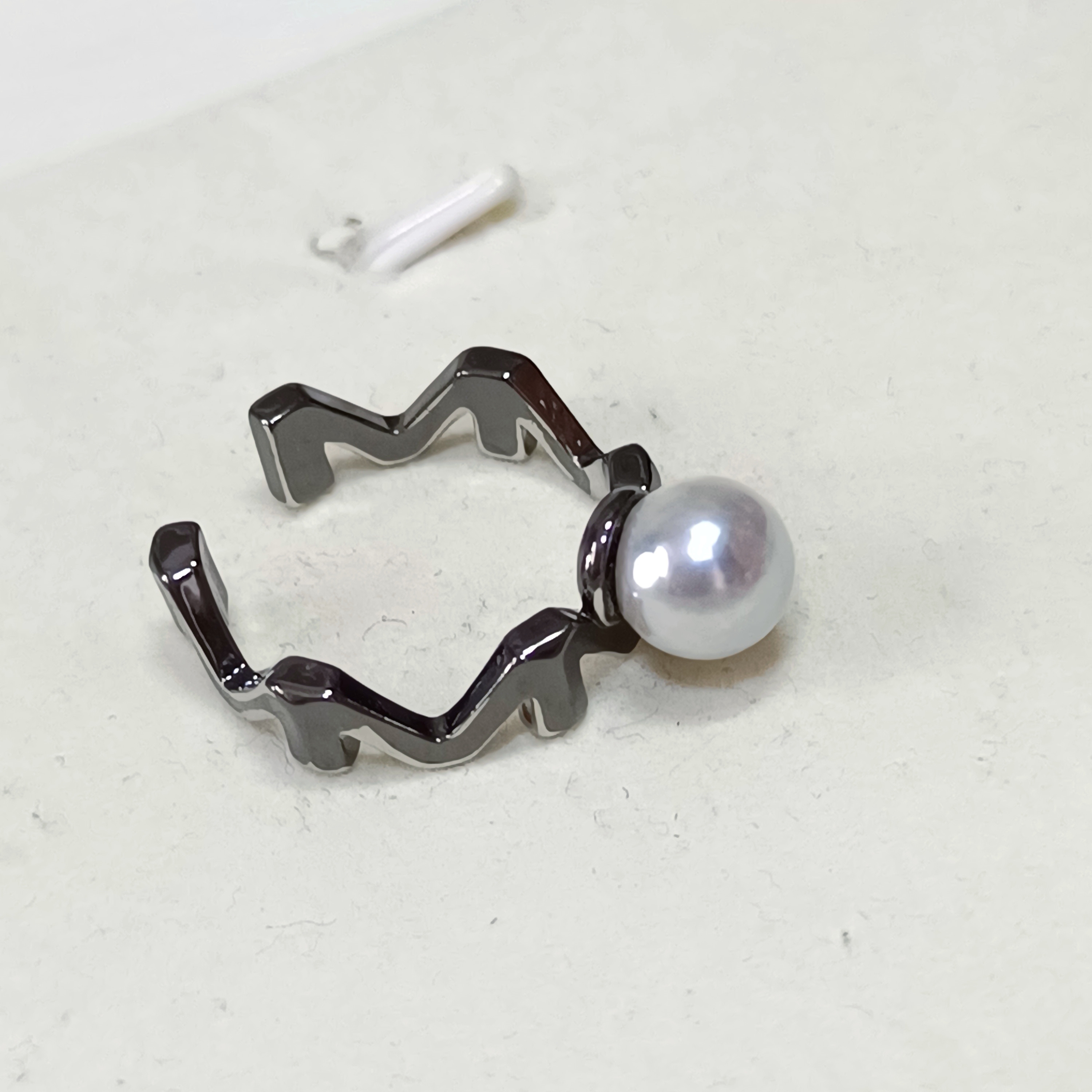 特價品‼️近正圓強光日本真多麻海水珍珠注金暗黑元素MIKIMOTO款開口戒指