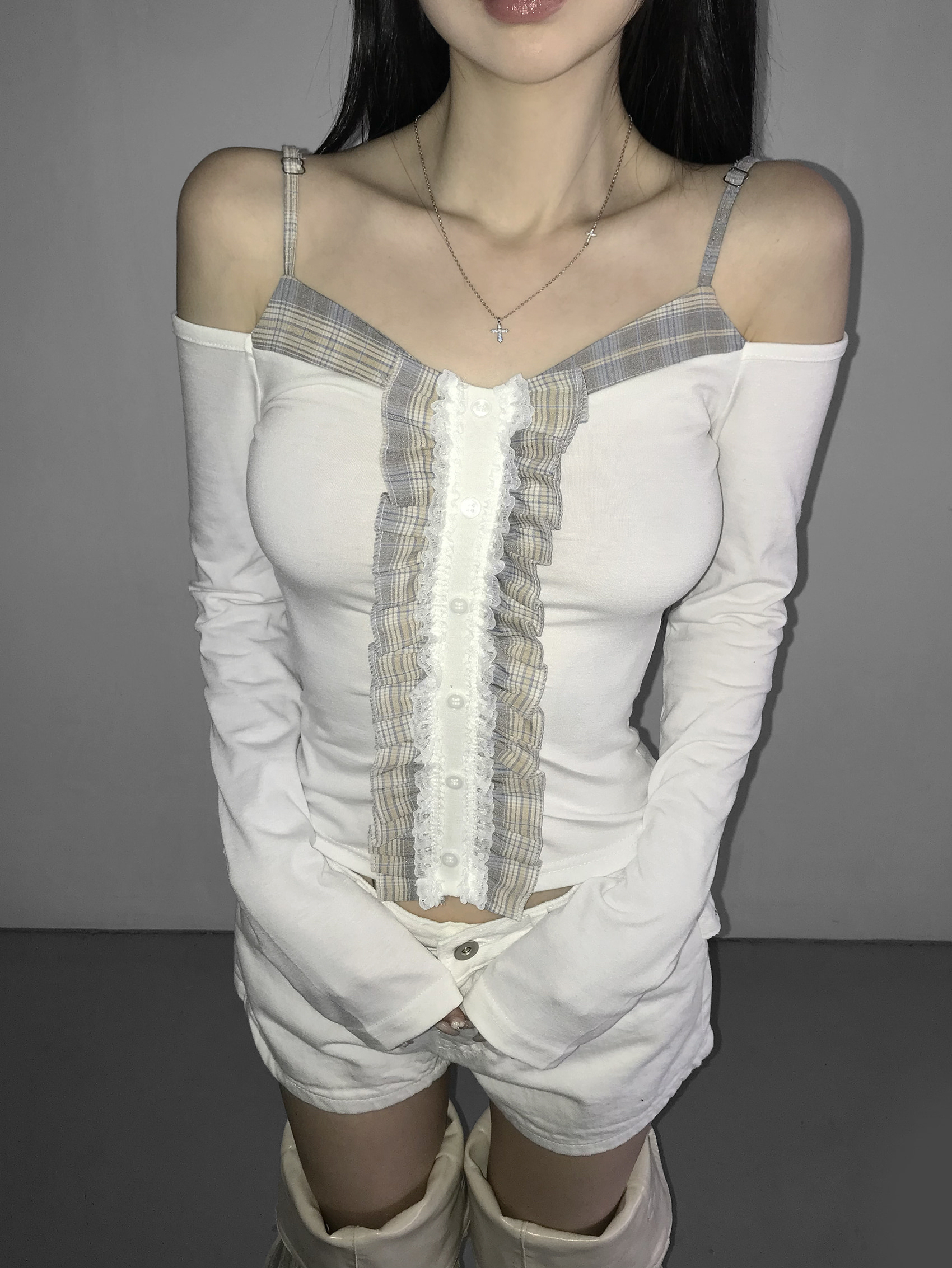 Contrast Lace Ruffle Off-Shoulder Top