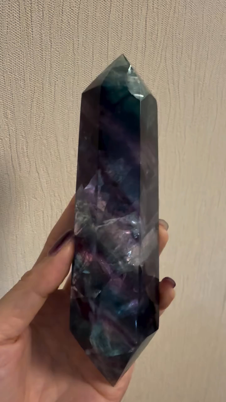 雙尖彩虹螢石（Double terminated Rainbow Fluorite）