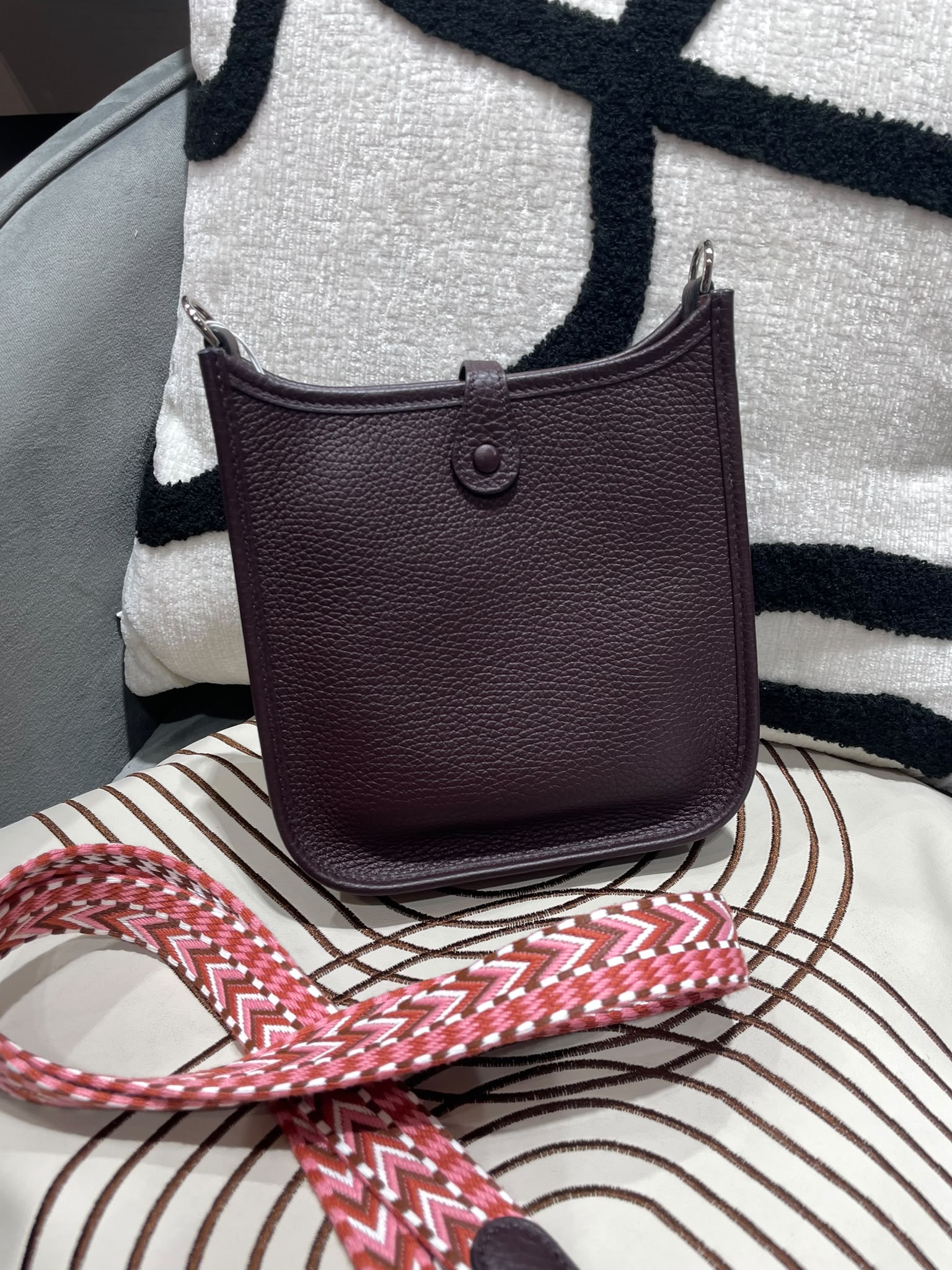 Hermes Mini Evelyne Stamp U 馬鞍紅編織帶 100%Authentic, 98%New ✅收據副本✅Dust bag 