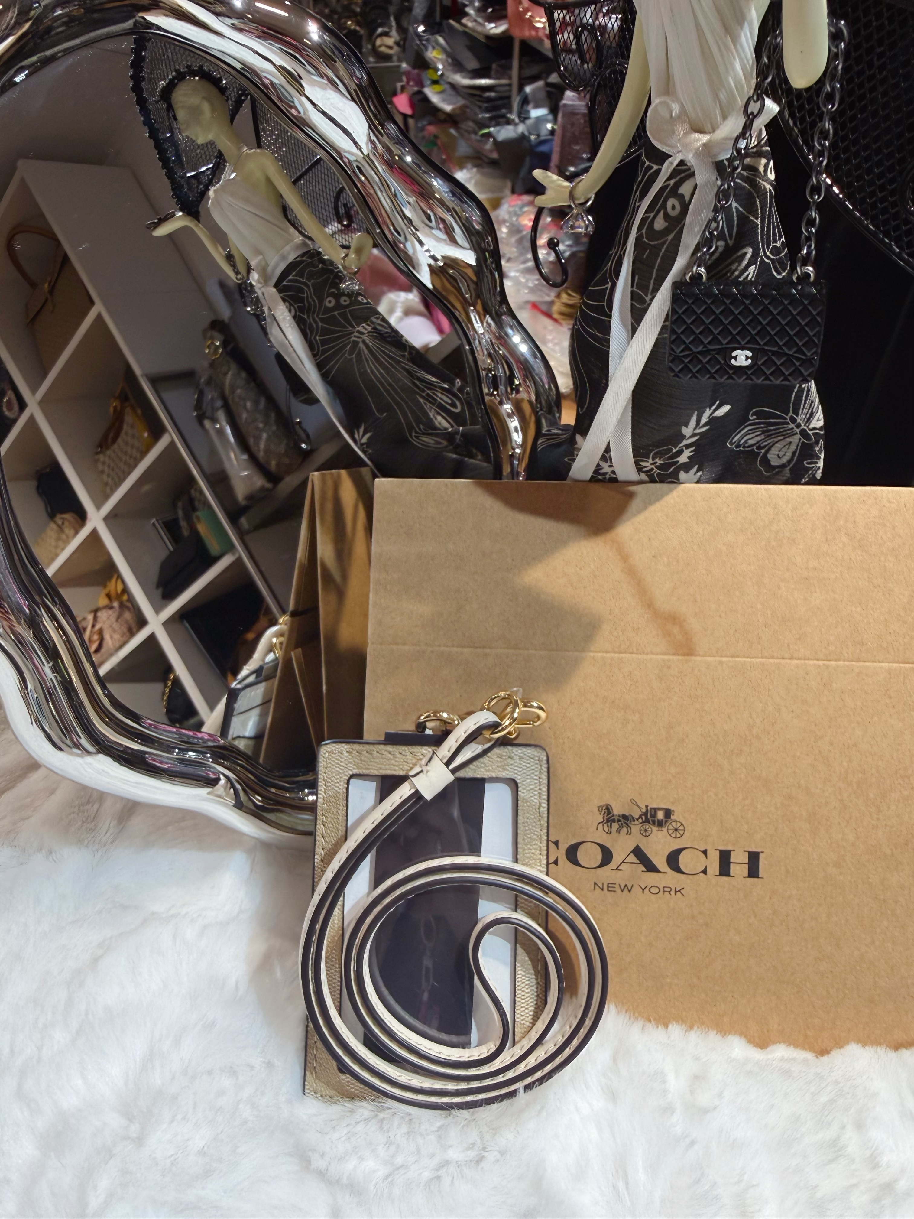 Coach lanyard card case white/m