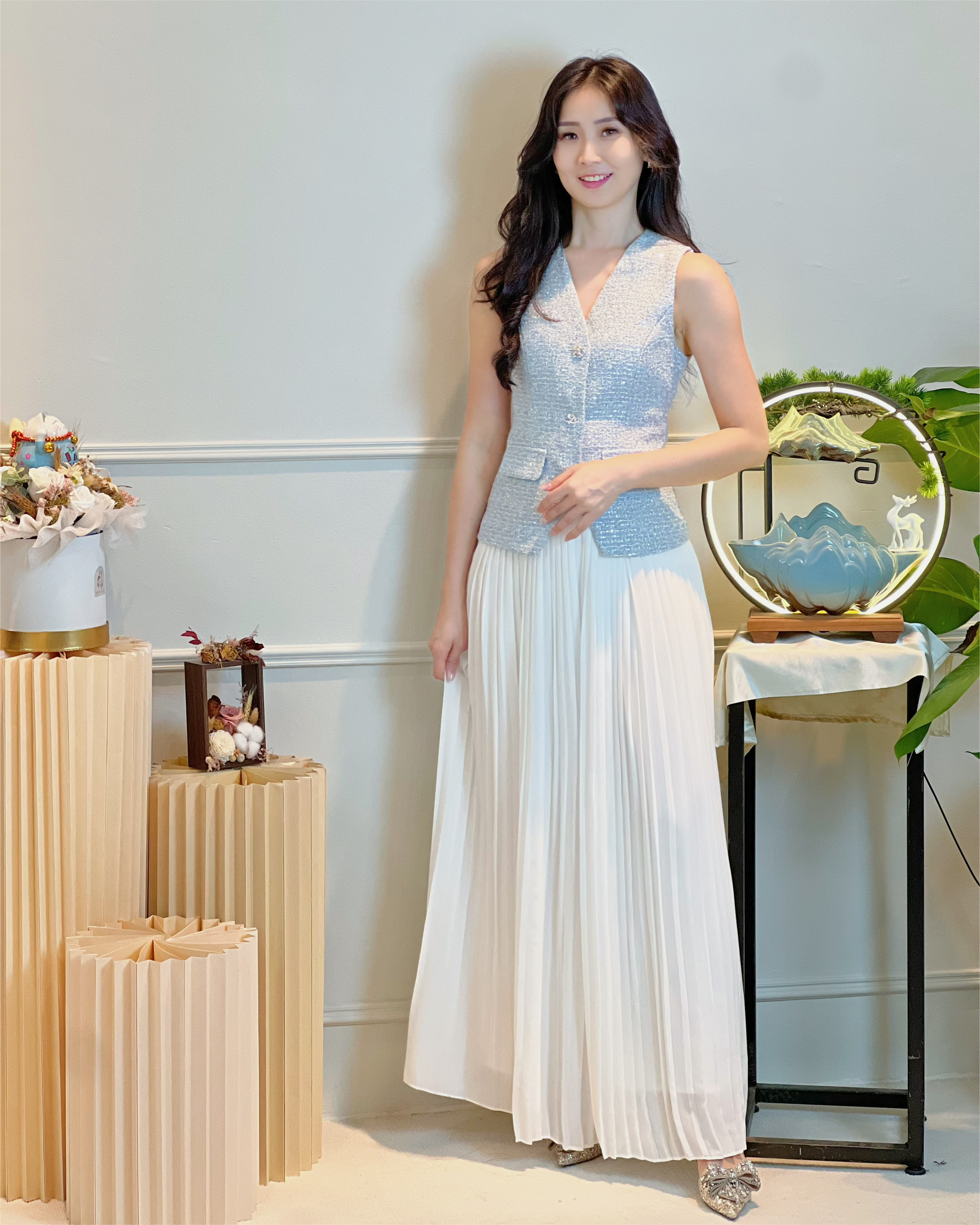 5094 Parisian Chic Sleeveless Top