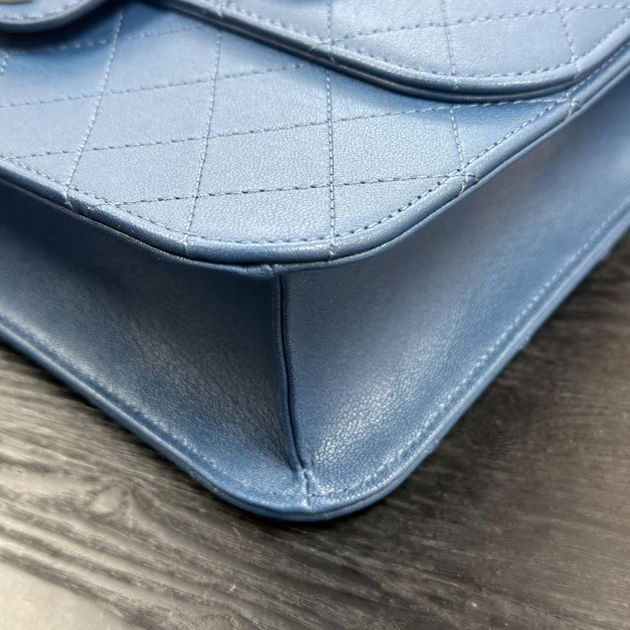 Chanel 山羊皮藍色金扣  罕有藍色中古風