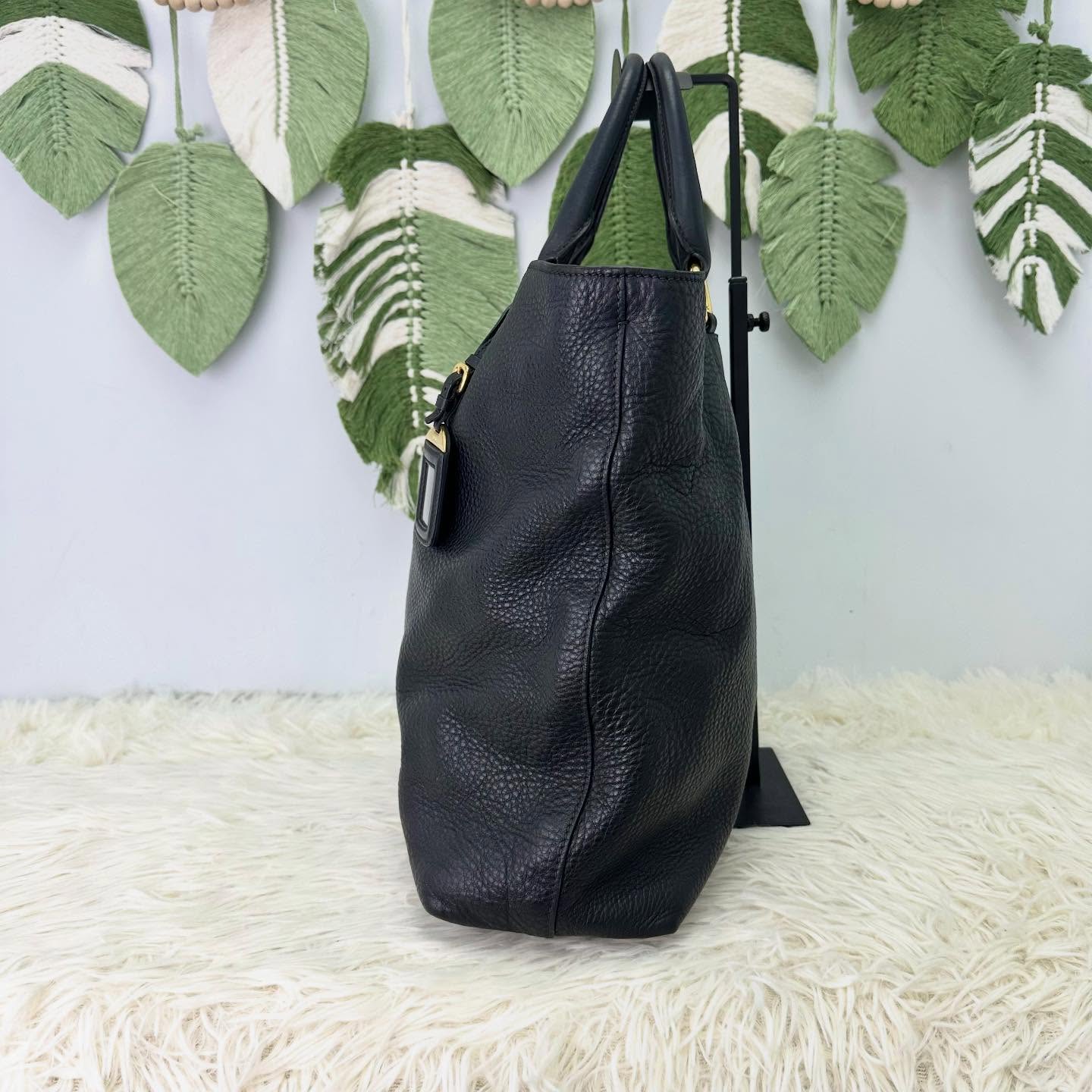 PRADA🤍PRE OWNED Vitello Daino 黑金牛皮Tote Bag 🖤