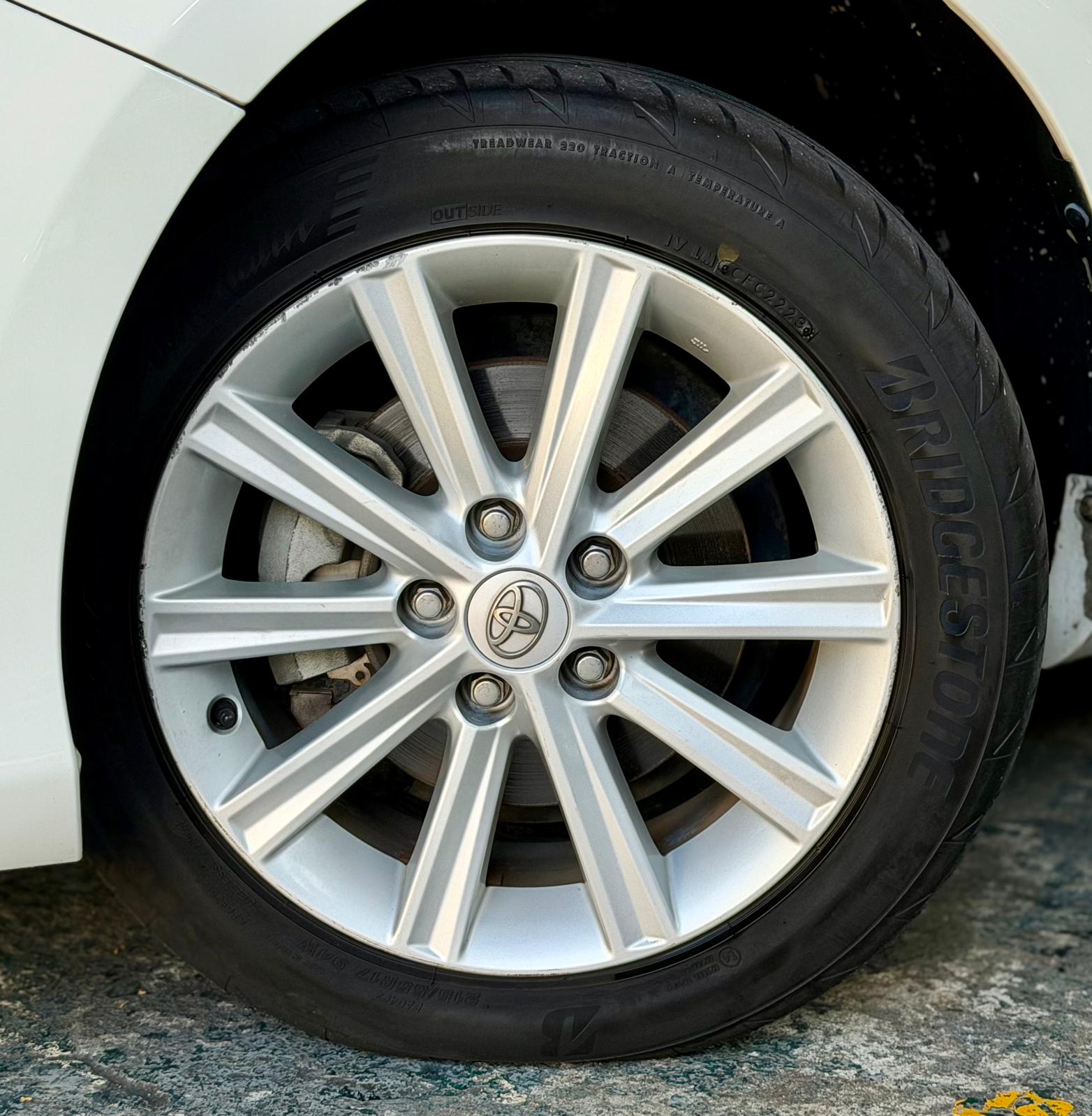 Toyota CAMRY 2.5 Hybrid 2012