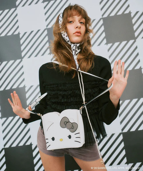 日本預訂📍日本VIS x Hello Kitty別注系列 - 大頭圖案斜咩袋 不包郵