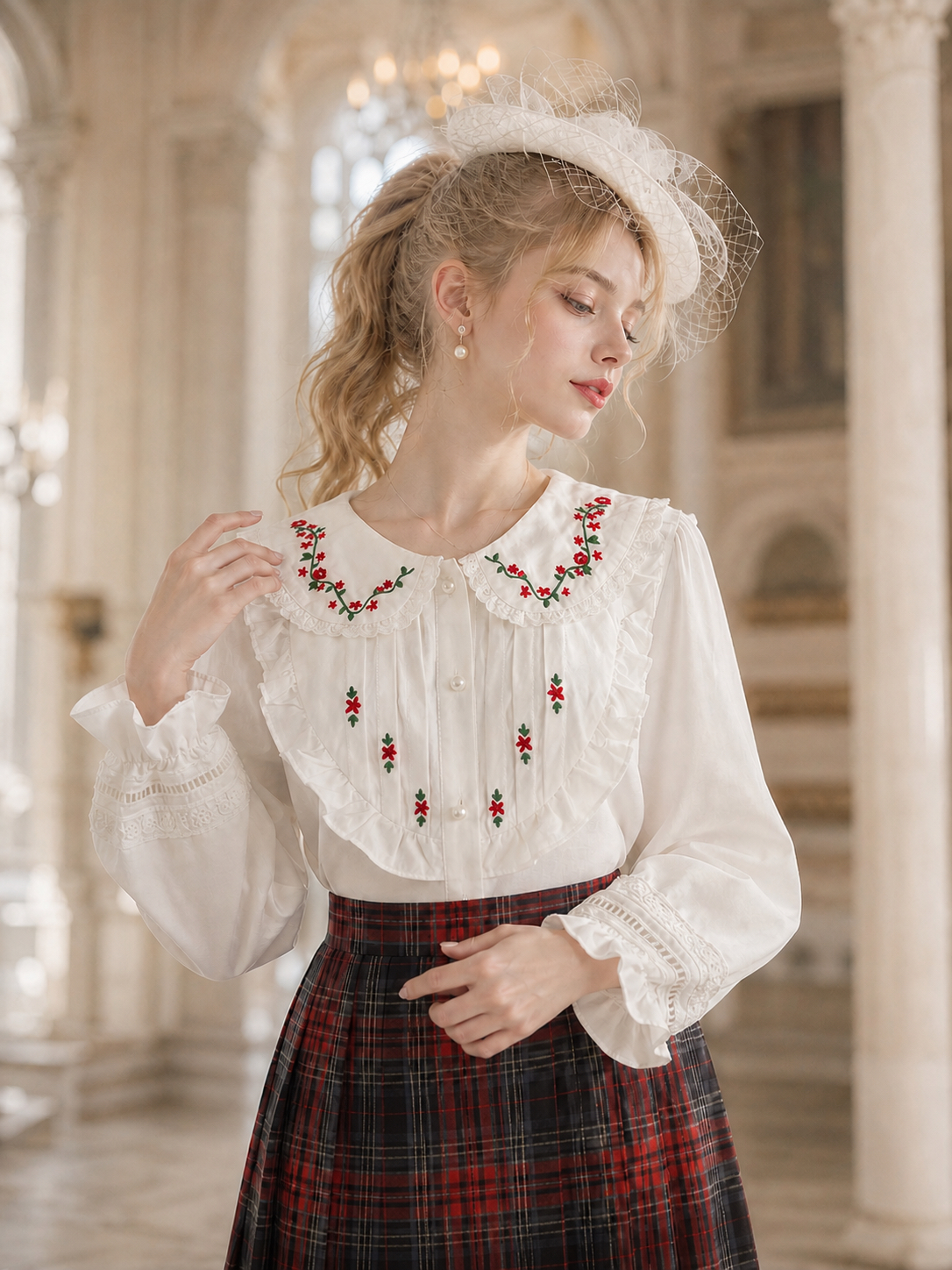 薔薇莊園的午茶時光 ∙ 紅綠小花刺繡蕾絲翻領襯衫 Afternoon Tea at the Rose Manor ∙ Red & Green Floral Embroidered Lace Collar Blouse
