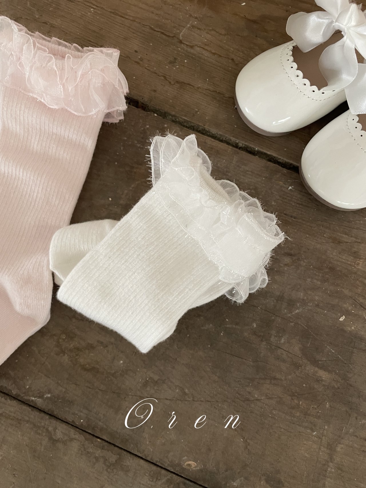 Eta Lace Knee-High Socks