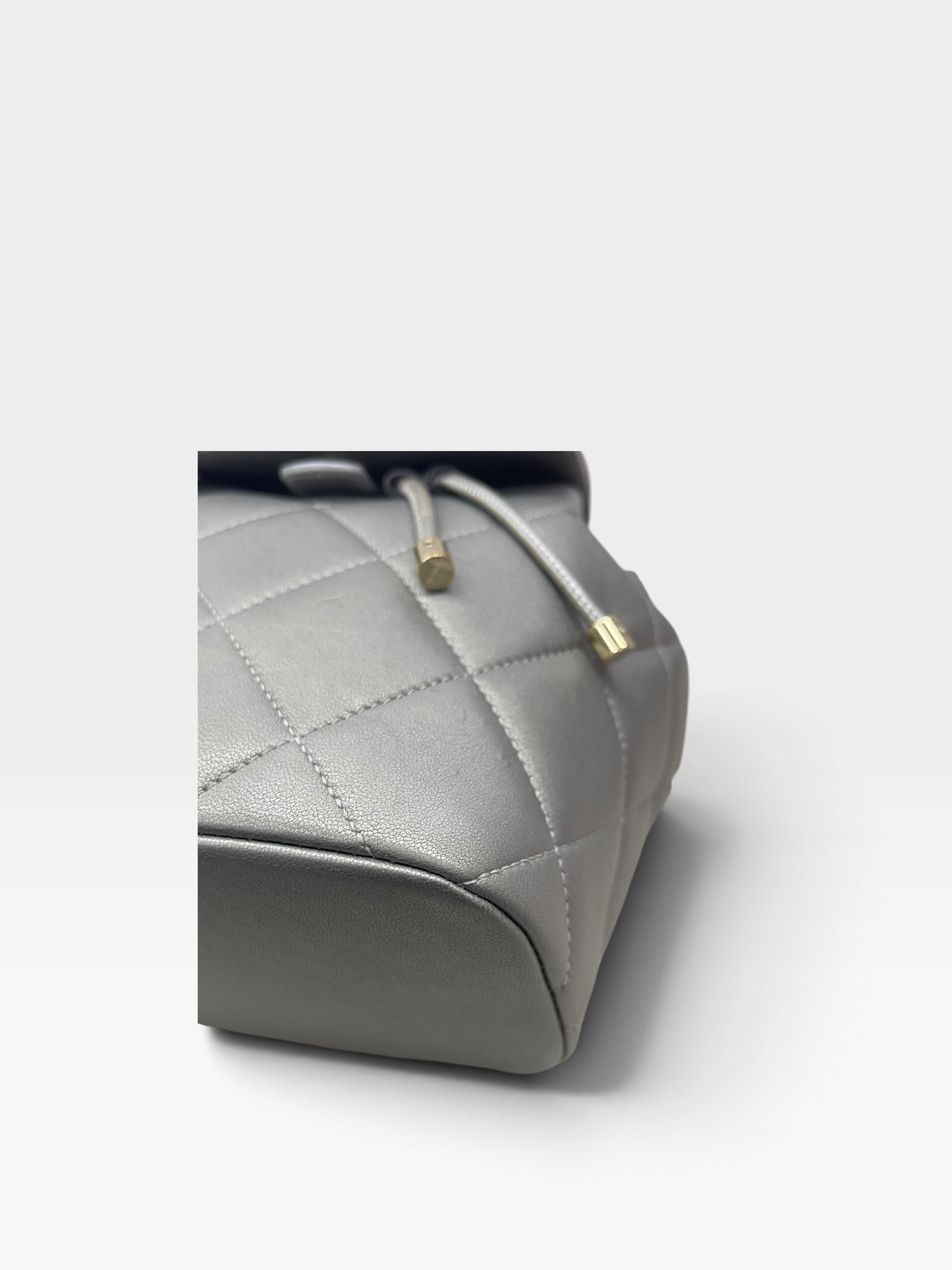 Pre-Owned CHANEL Matelassé Flap Backpack / Product Code: 102908