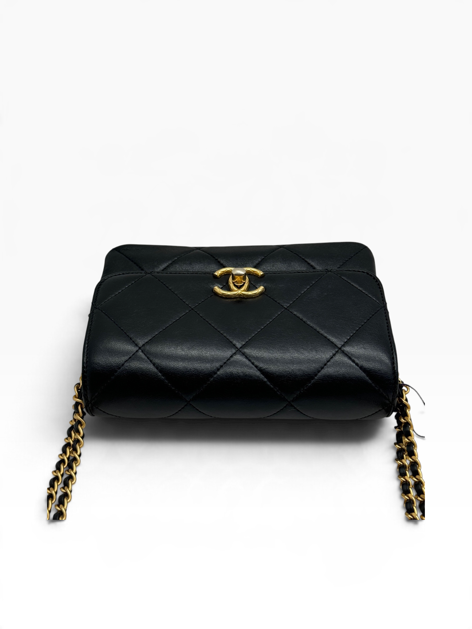 Pre owned chanel 24S Y101