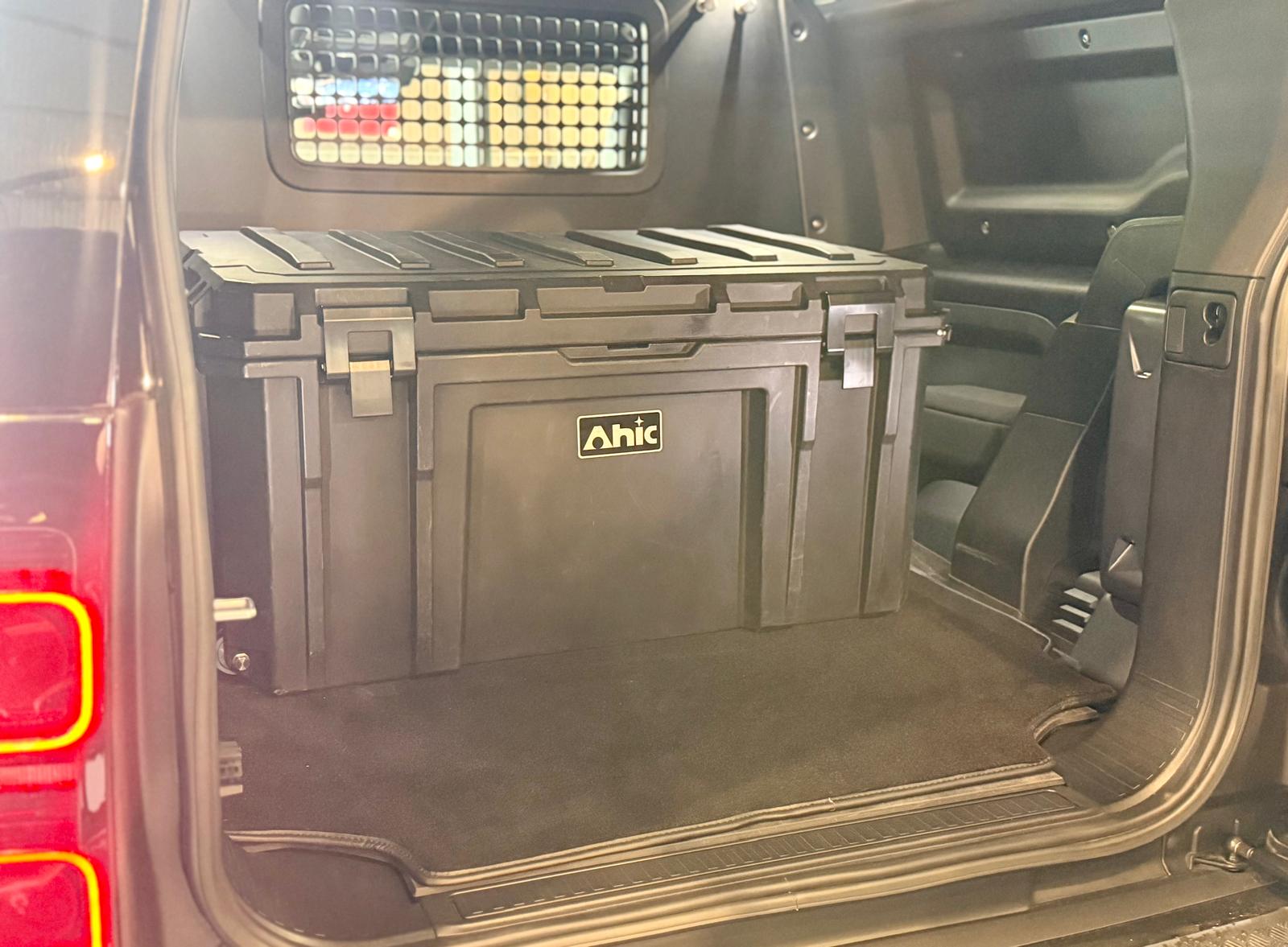 Land Rover Defender 90 D250 2023
