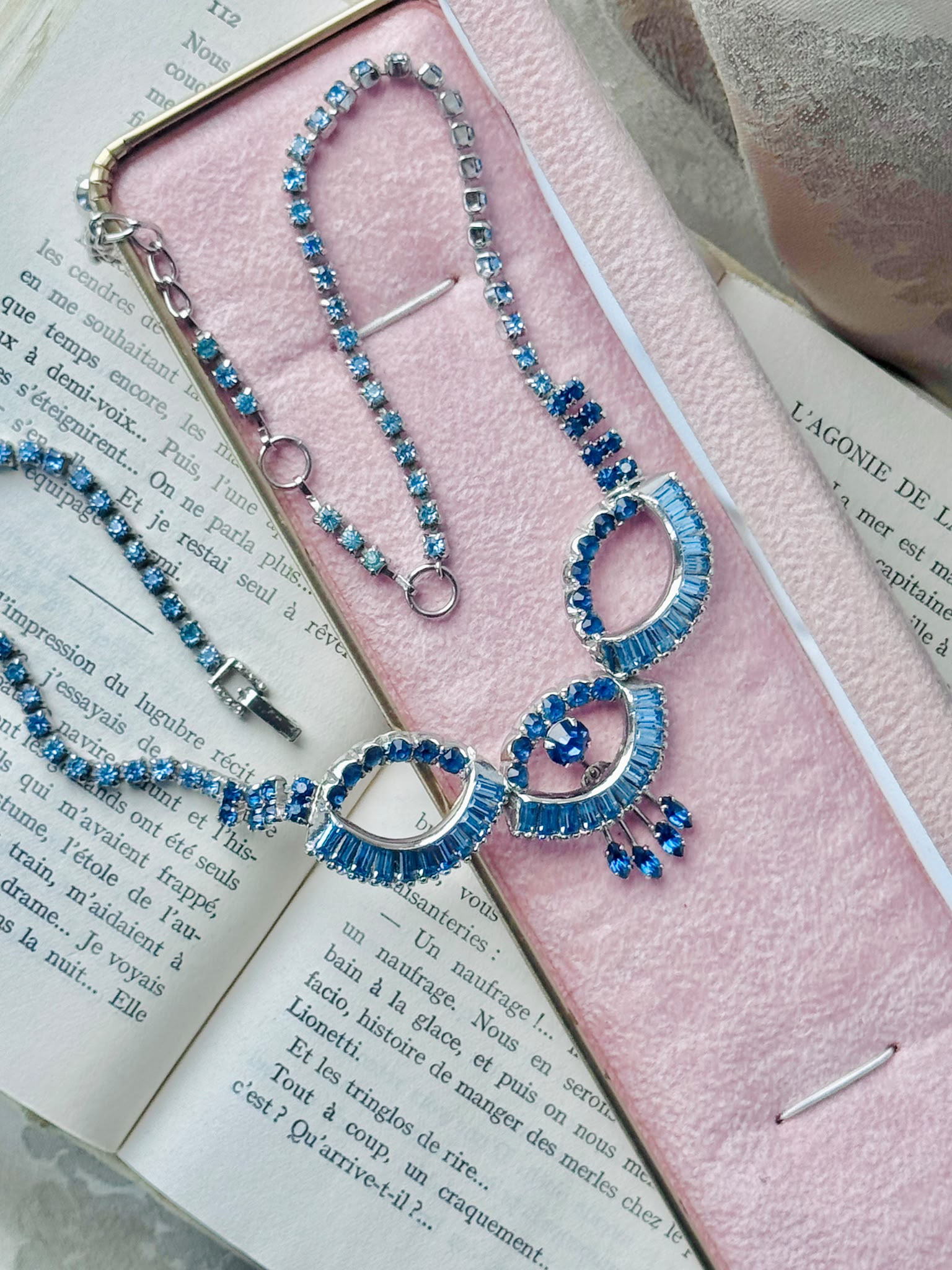 ca. 1960s Canadian Designer "Keyes" Three Loops Austrian Crystal Day & Night Cocktail Necklace (MT2607)