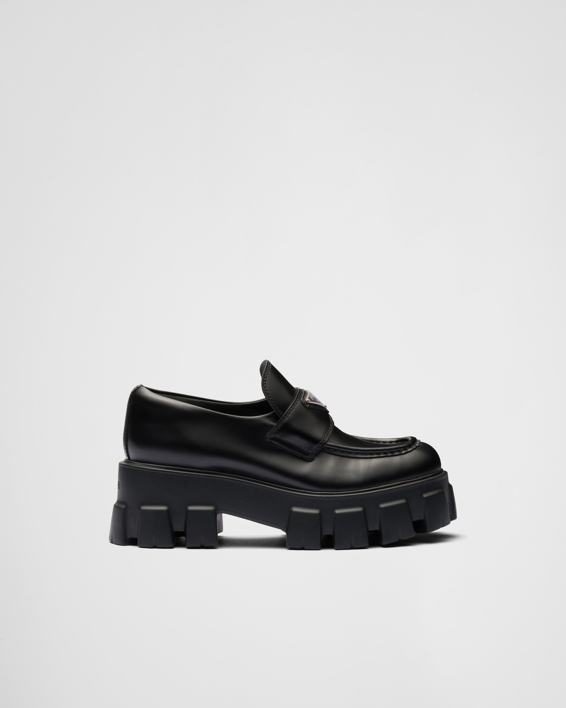 冬天斷碼款‼️  限時優惠✨訂貨🍒Prada 5.5cm 厚底brushed Monolith loafer  🔖35-38/39/41 補碼