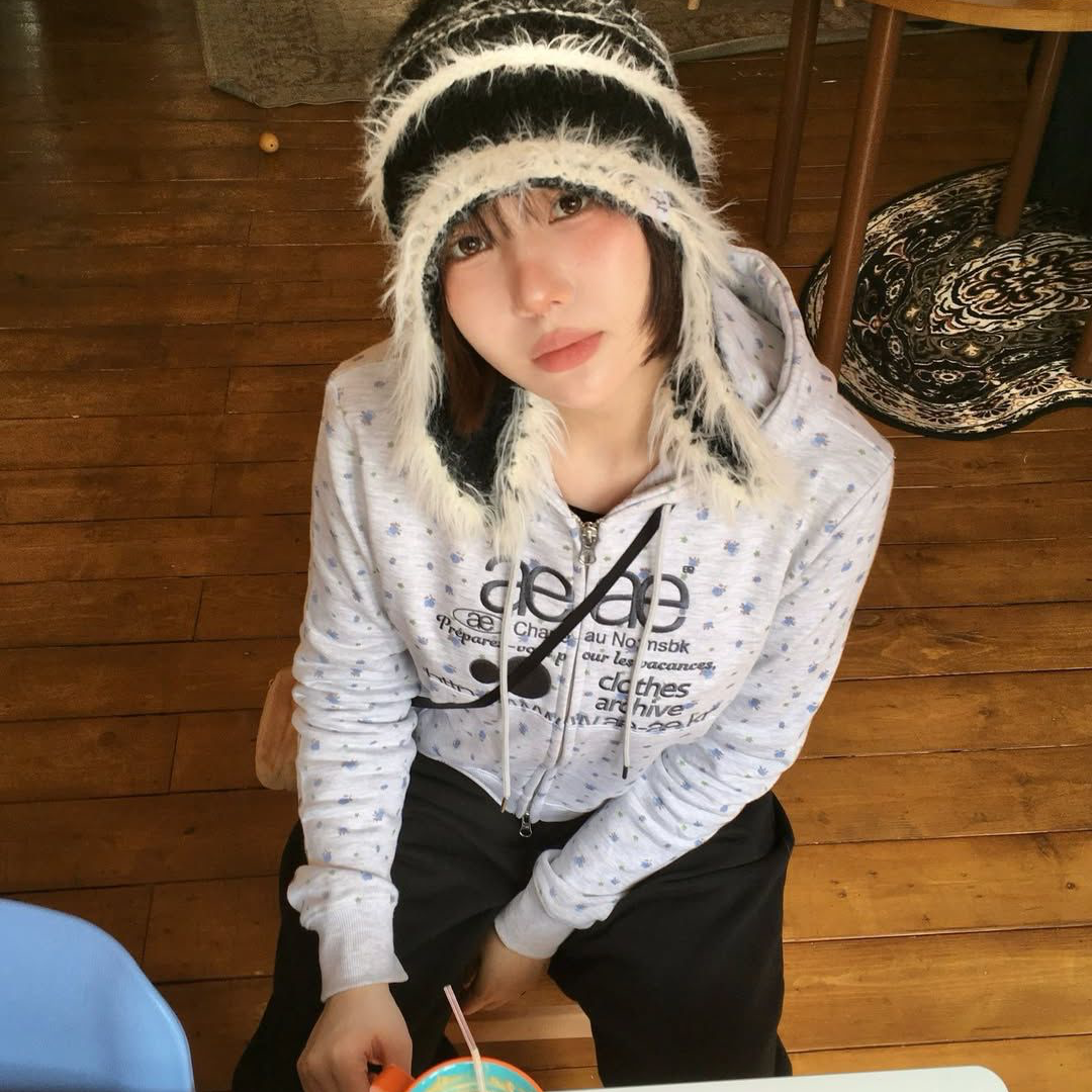 🇰🇷訂購｜aeae 26SS｜WEB LOGO FLOWER CROP HOOD ZIP UP 2色 