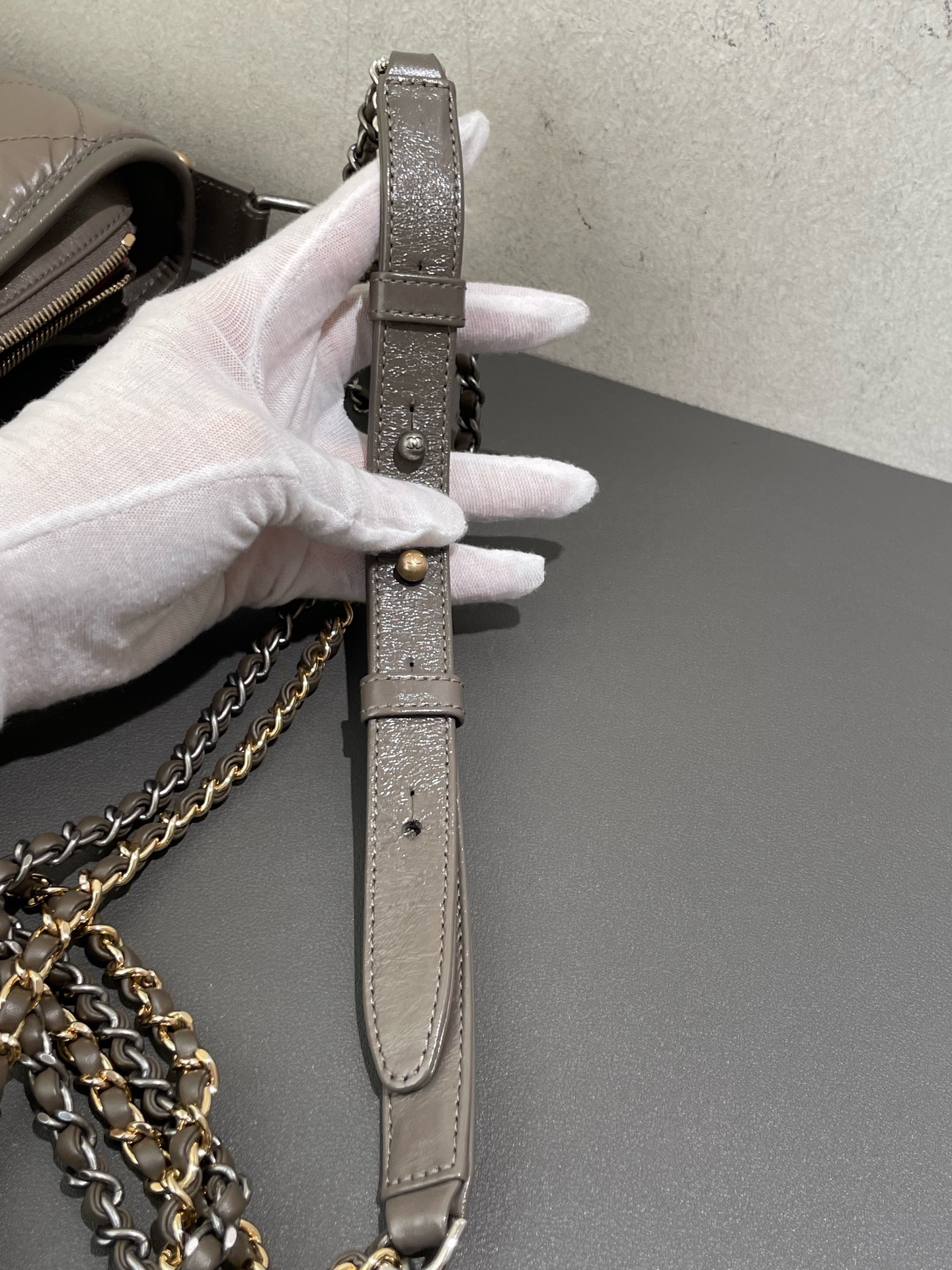 【預訂貨品】CHANEL 大象灰流浪包