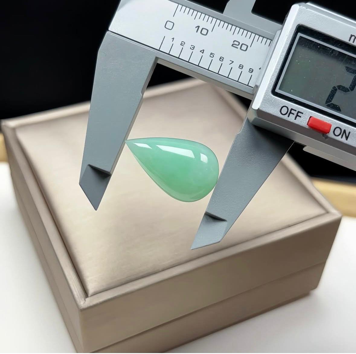 甜色滿綠翡翠水滴