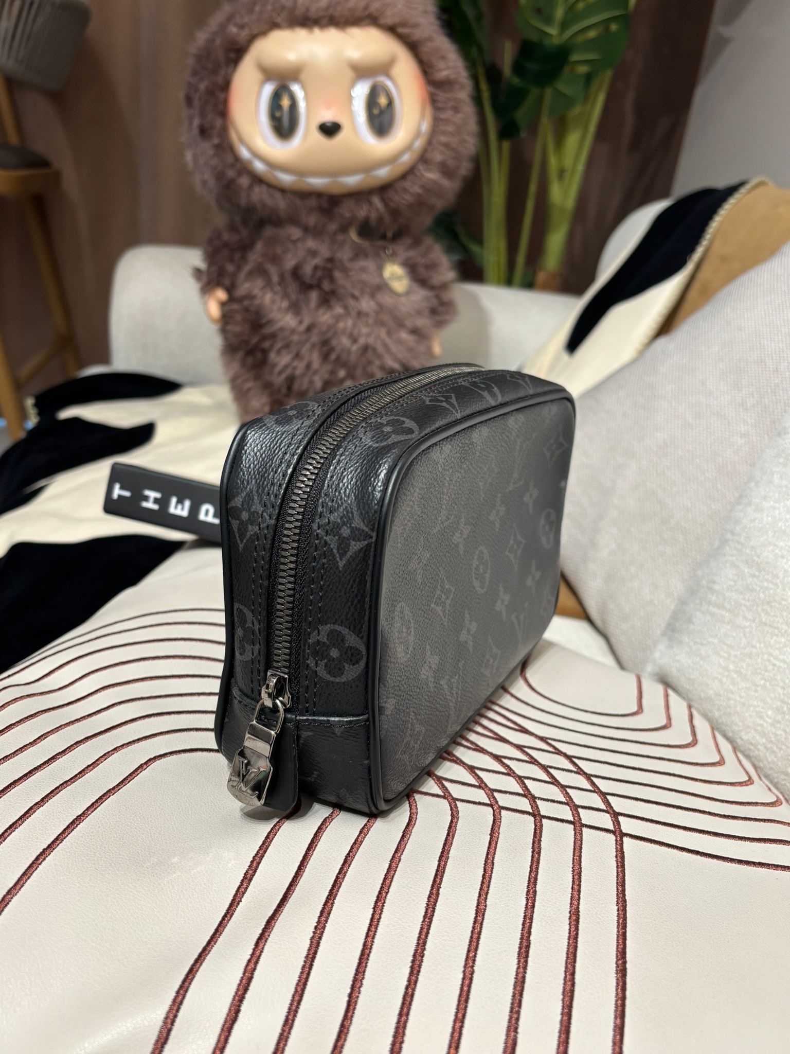 Lv Toilette Trousse Toilette M43384 100%Authentuc, 95%New