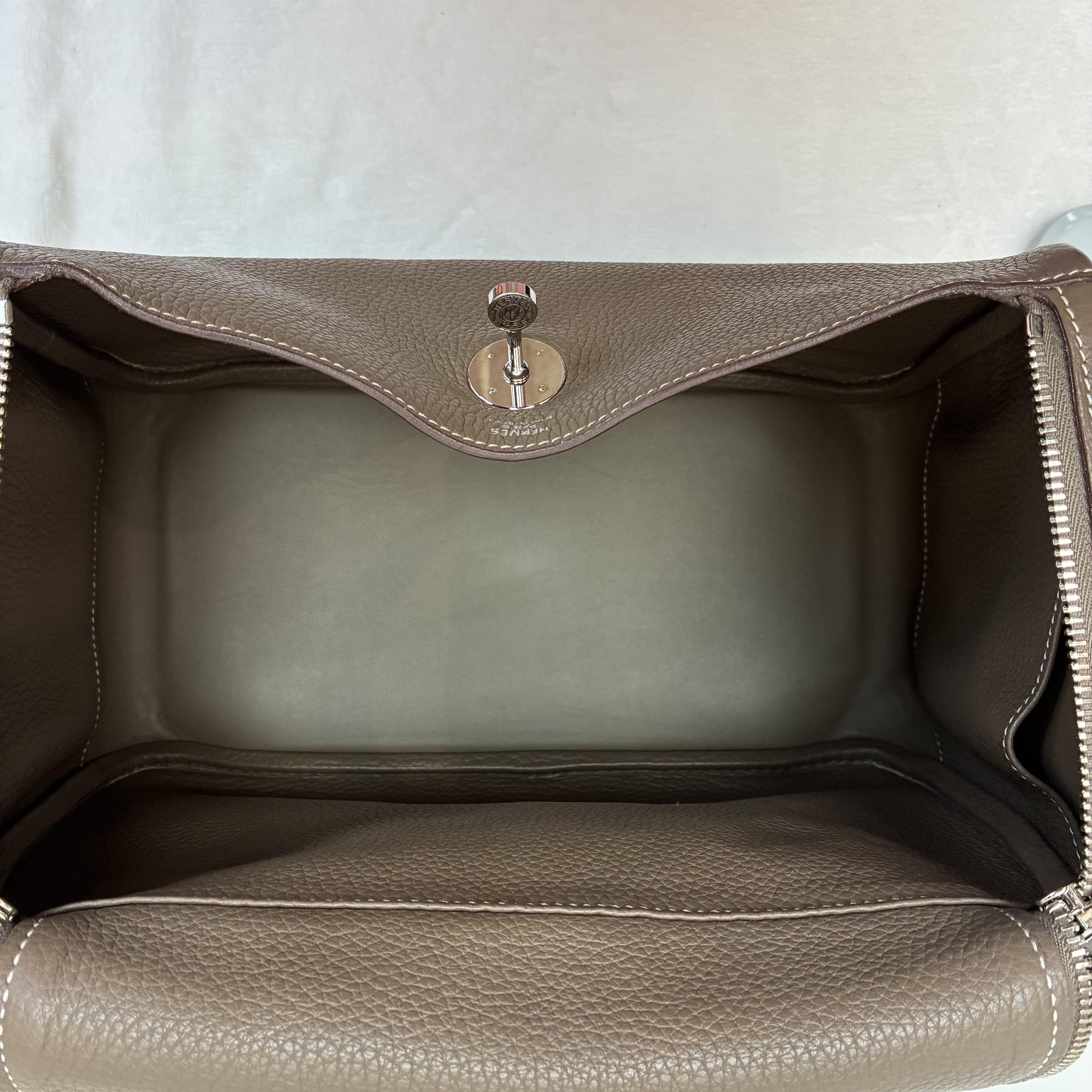 Full set Hermes Lindy 30大象灰 送內格和Hermes雨衣