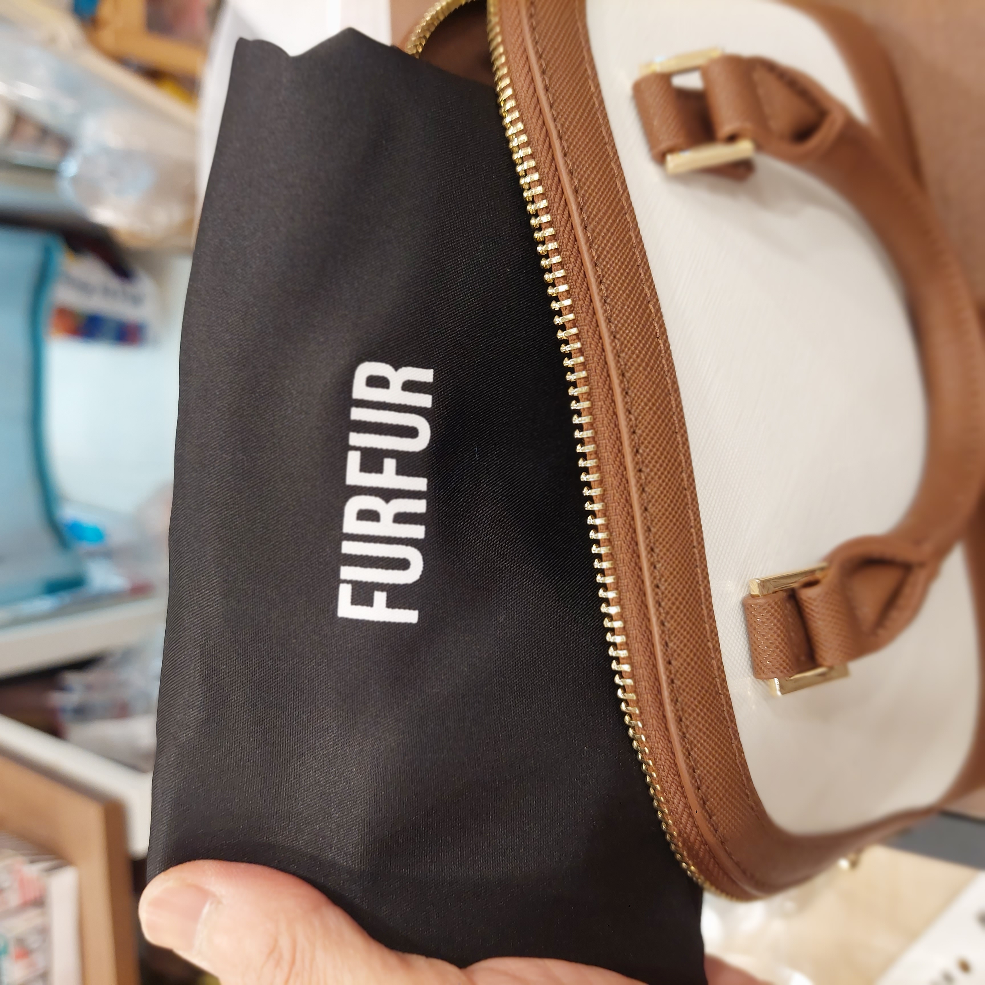 2026 新款 日本限定 Gremlins Gizmo  FURFUR 迷你肩背包  Hand Bag