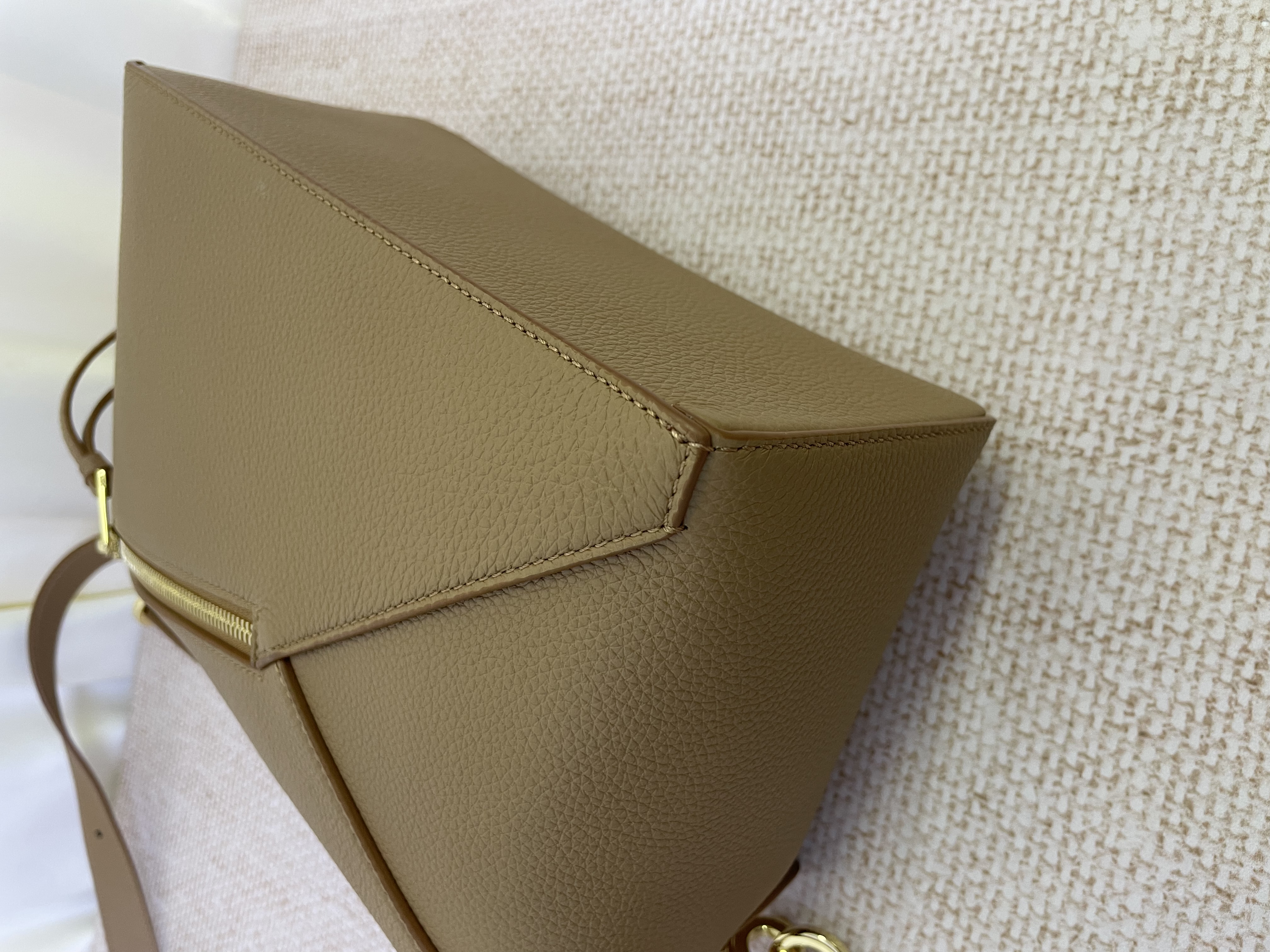 Pre-owned Loewe puzzle edge small (Toffee) / Product Code: 26031006