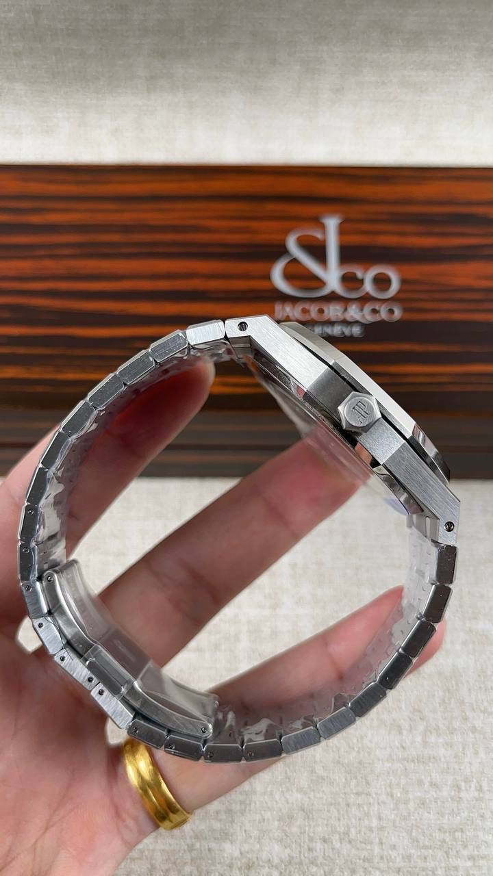 爱彼皇家橡树系列镂空腕表