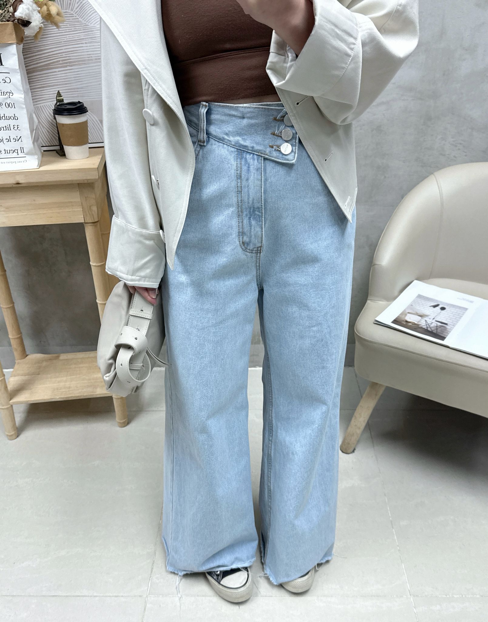 B07 大反領扣鈕外套