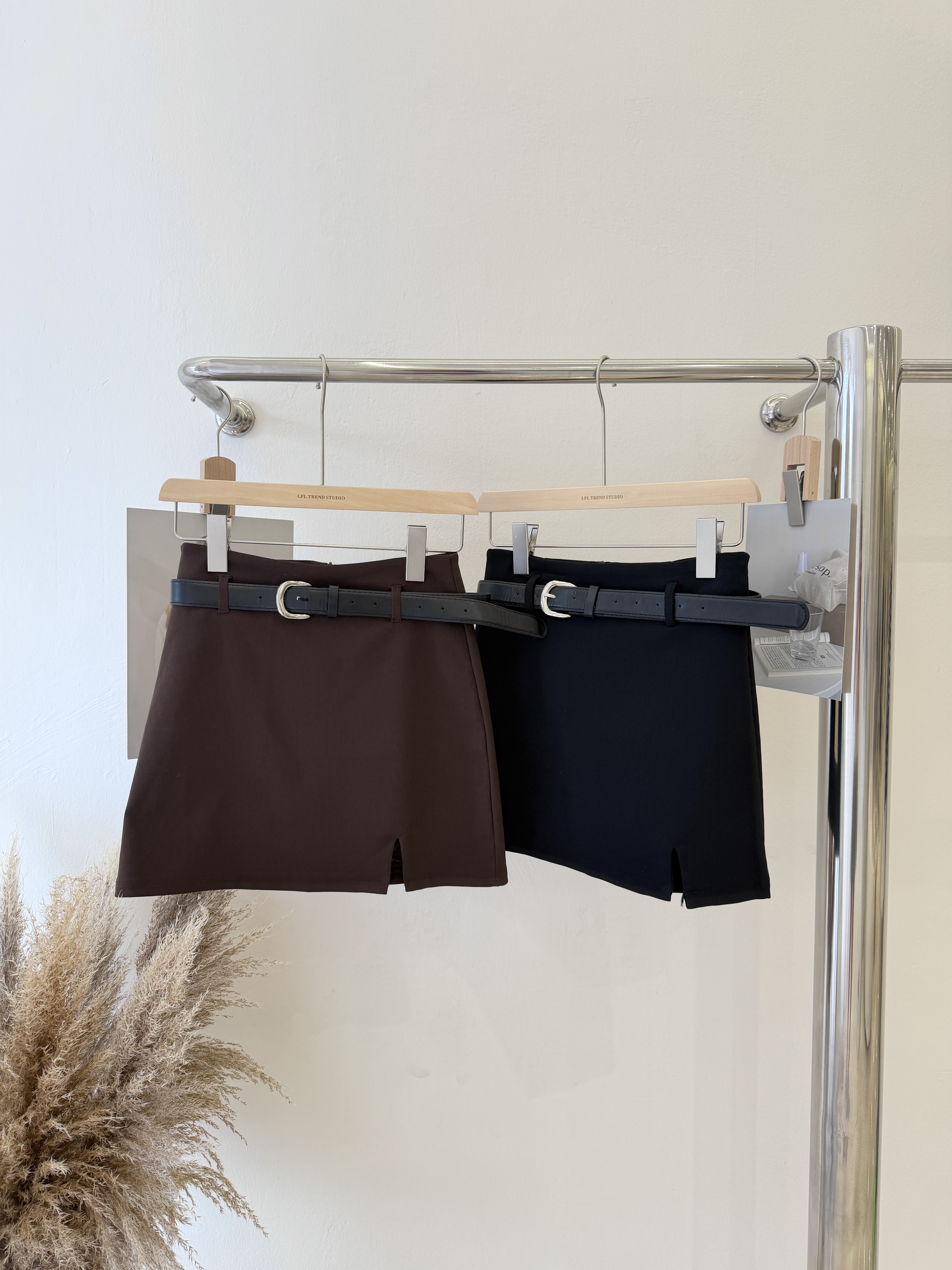 6641 爆款高腰西装短裙(送腰带)