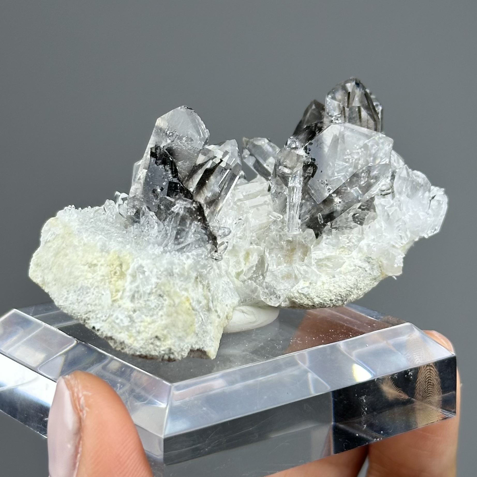 黑銀鈦水晶簇 - Brookite and Rutile Quartz | RU010