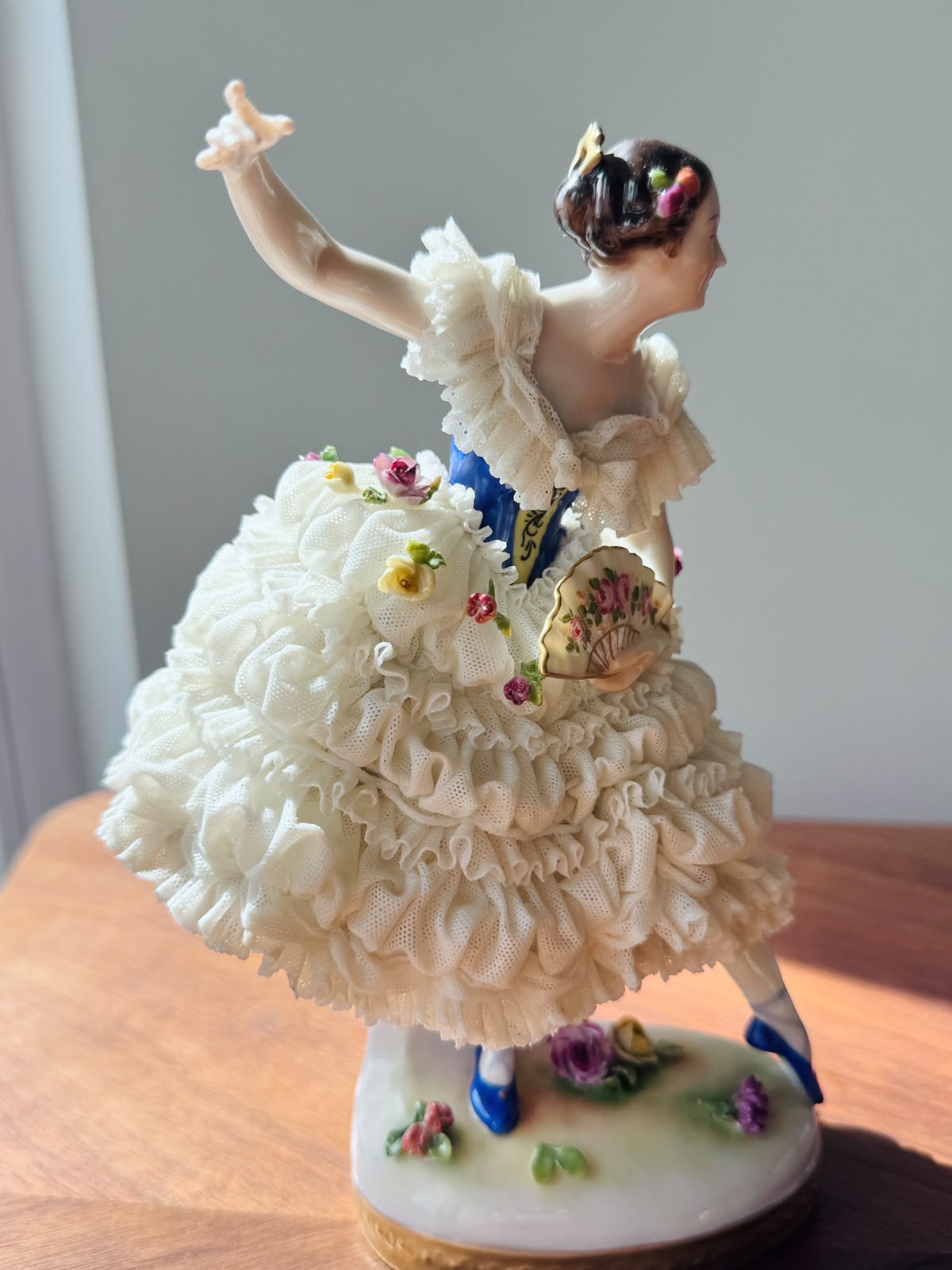 Antique Early 20th Century German Dresden-Style Hand-painted Porcelain Lace Lady Figurine (MT2615)