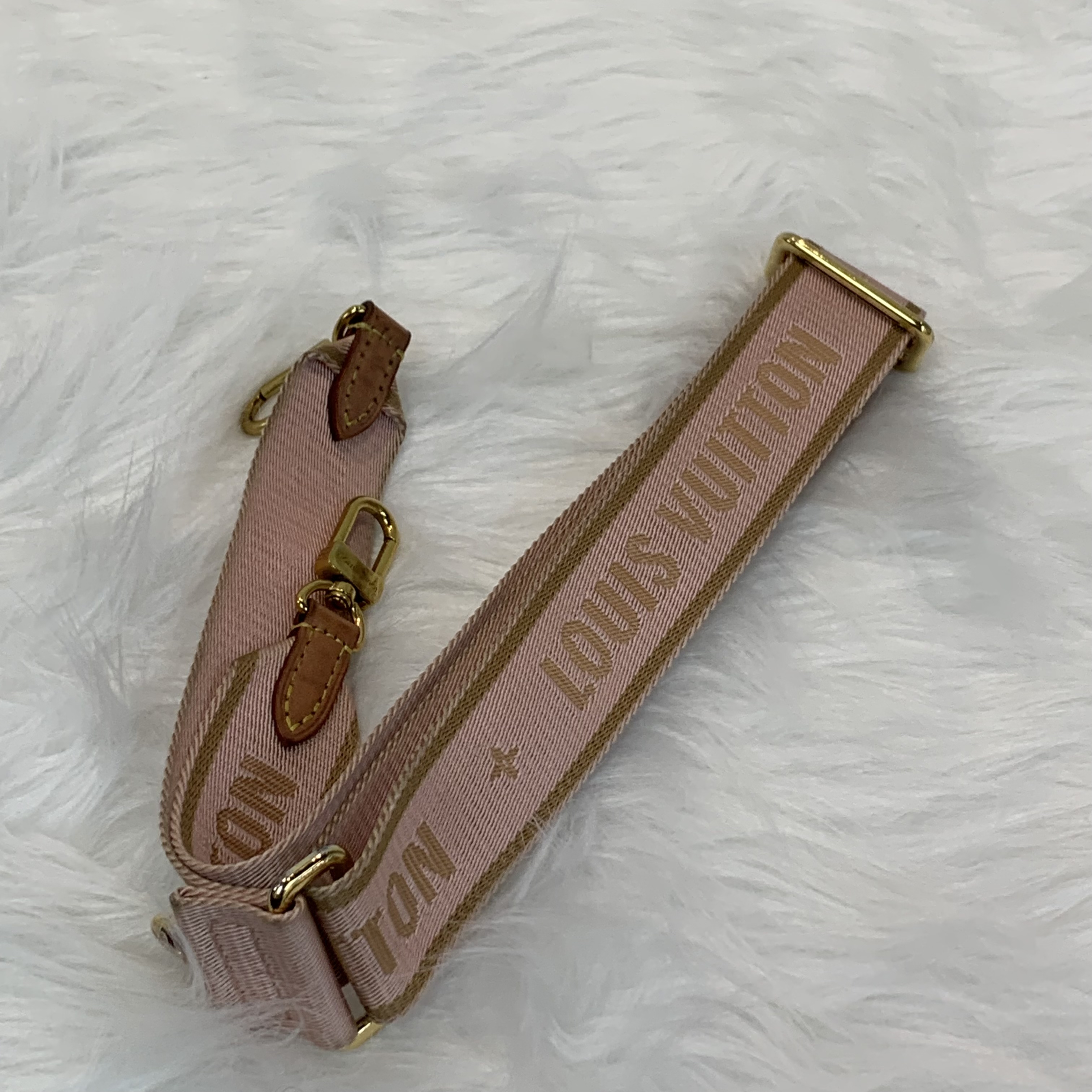 LV老花五合一金扣手挽肩背棕色包