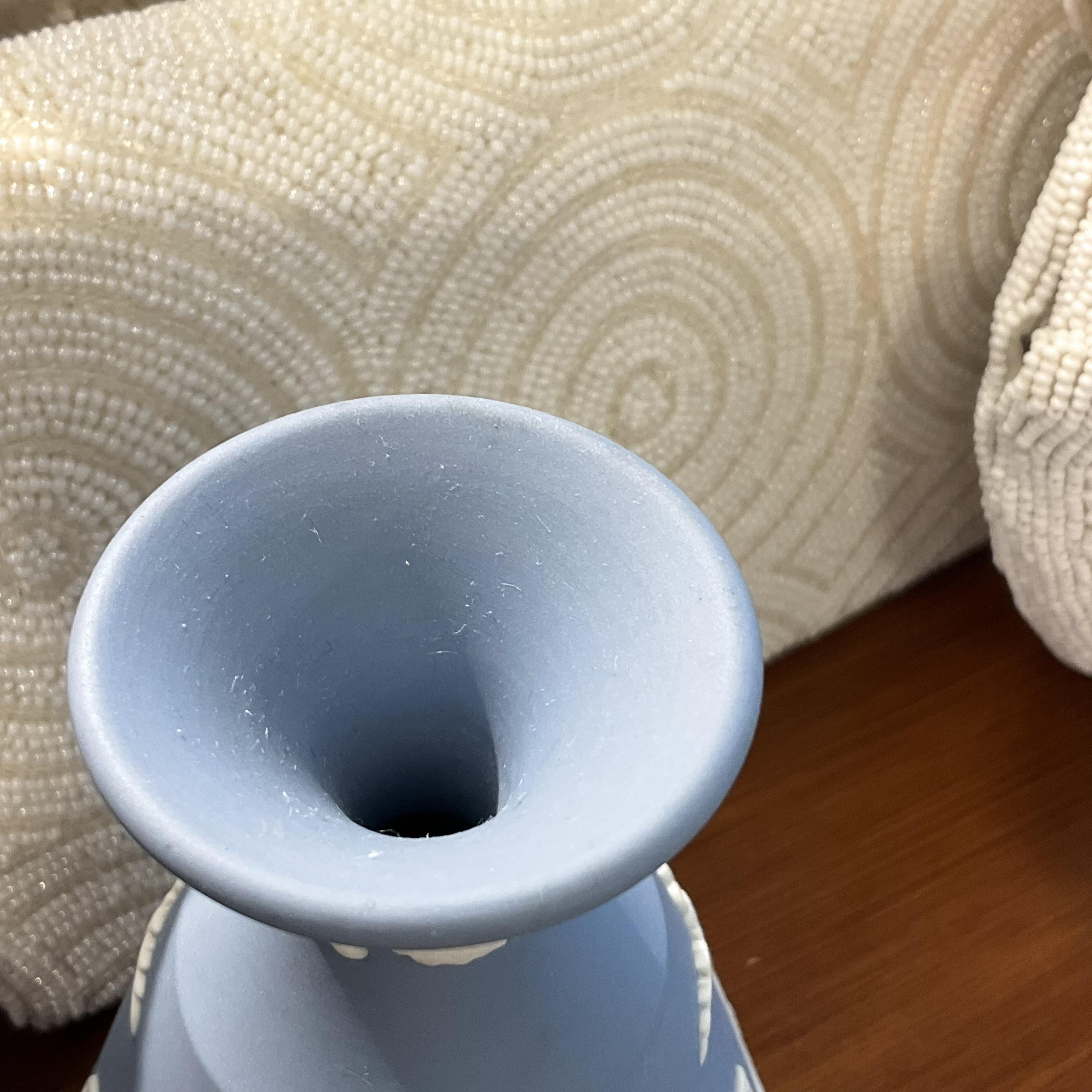 Vintage Wedgwood Blue Jasper Vase (MT2460)