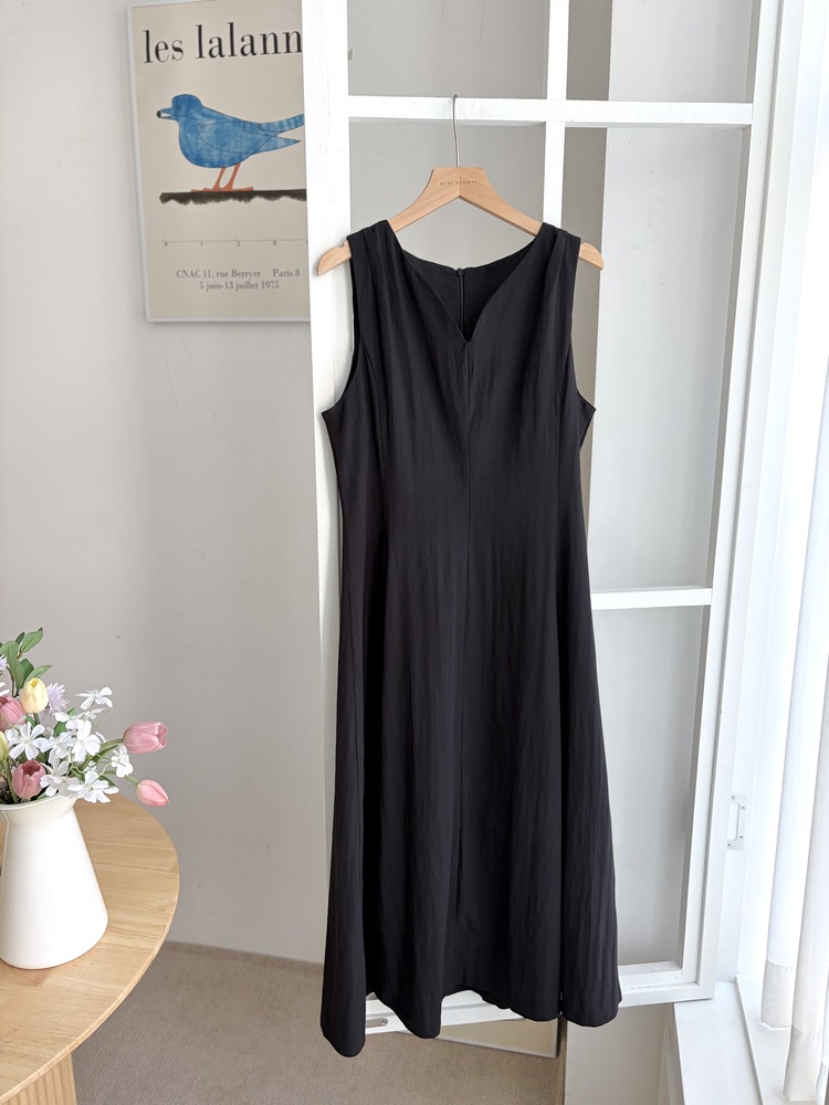 Daphne Flare Dress (Black)