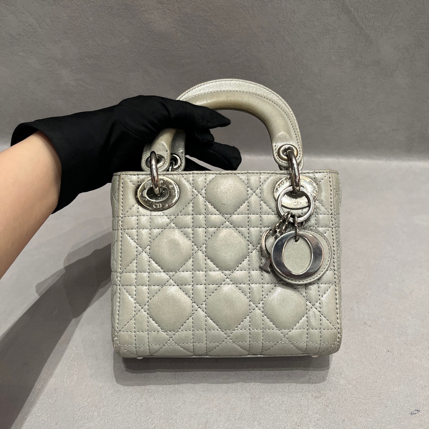 【預訂貨品】Lady dior三格珠光灰銀扣戴妃包