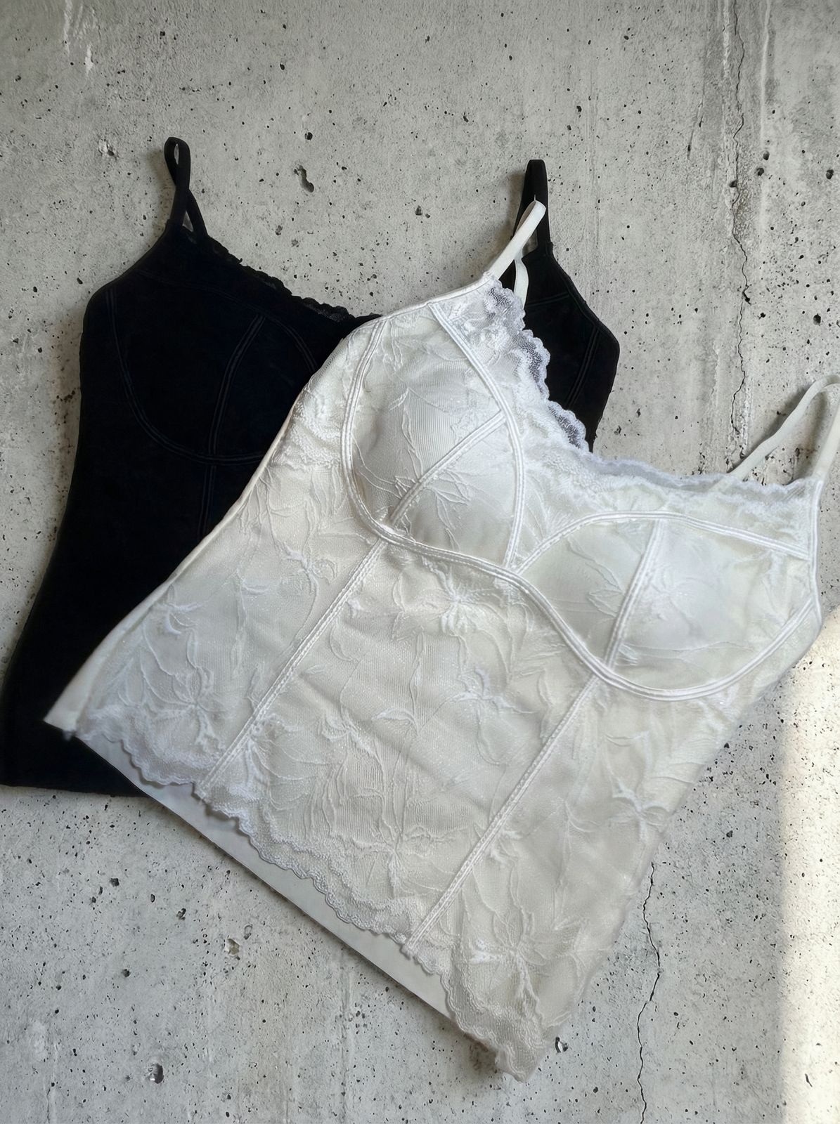 蕾絲花邊吊帶背心