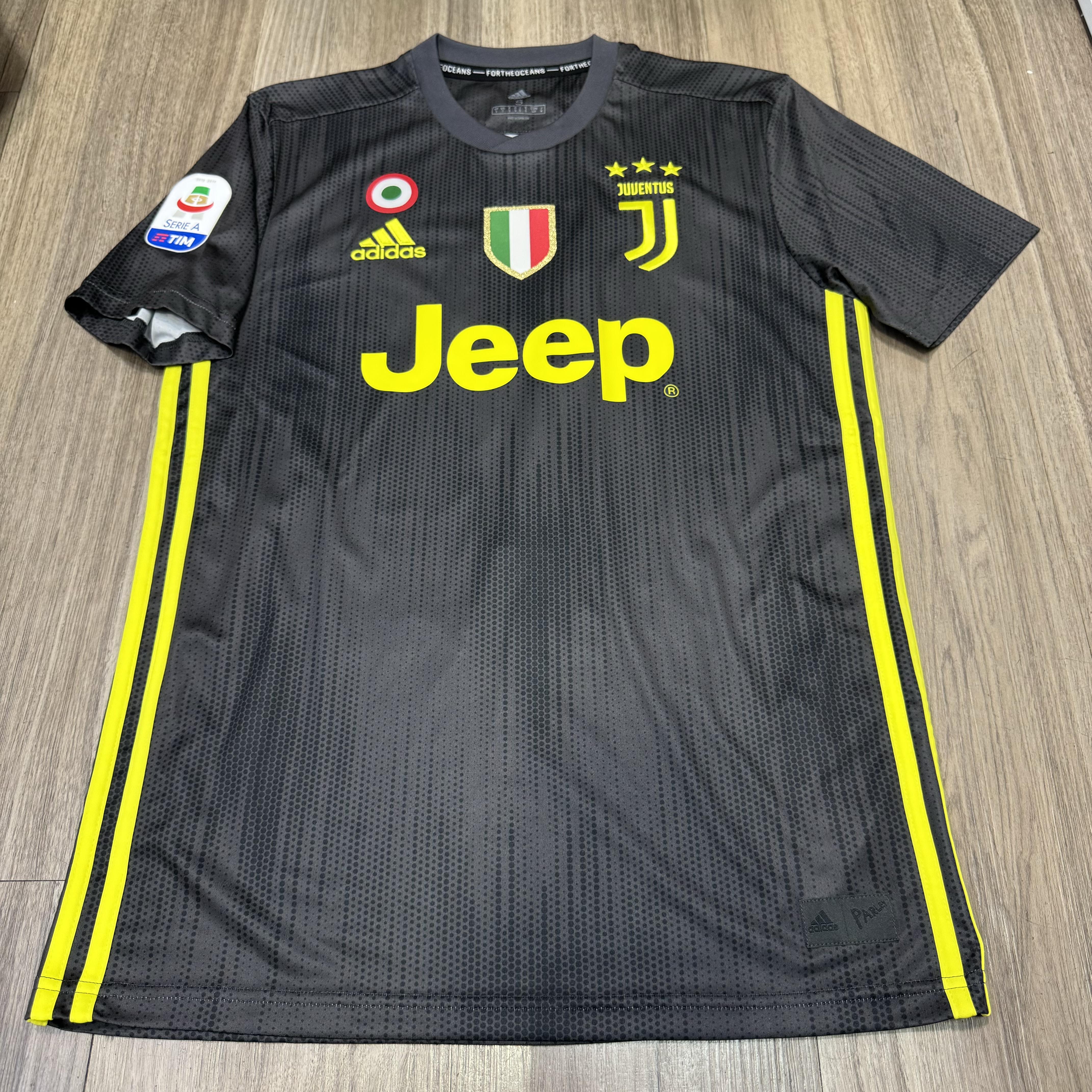 Juventus 18/19 away shirt #7 Ronaldo