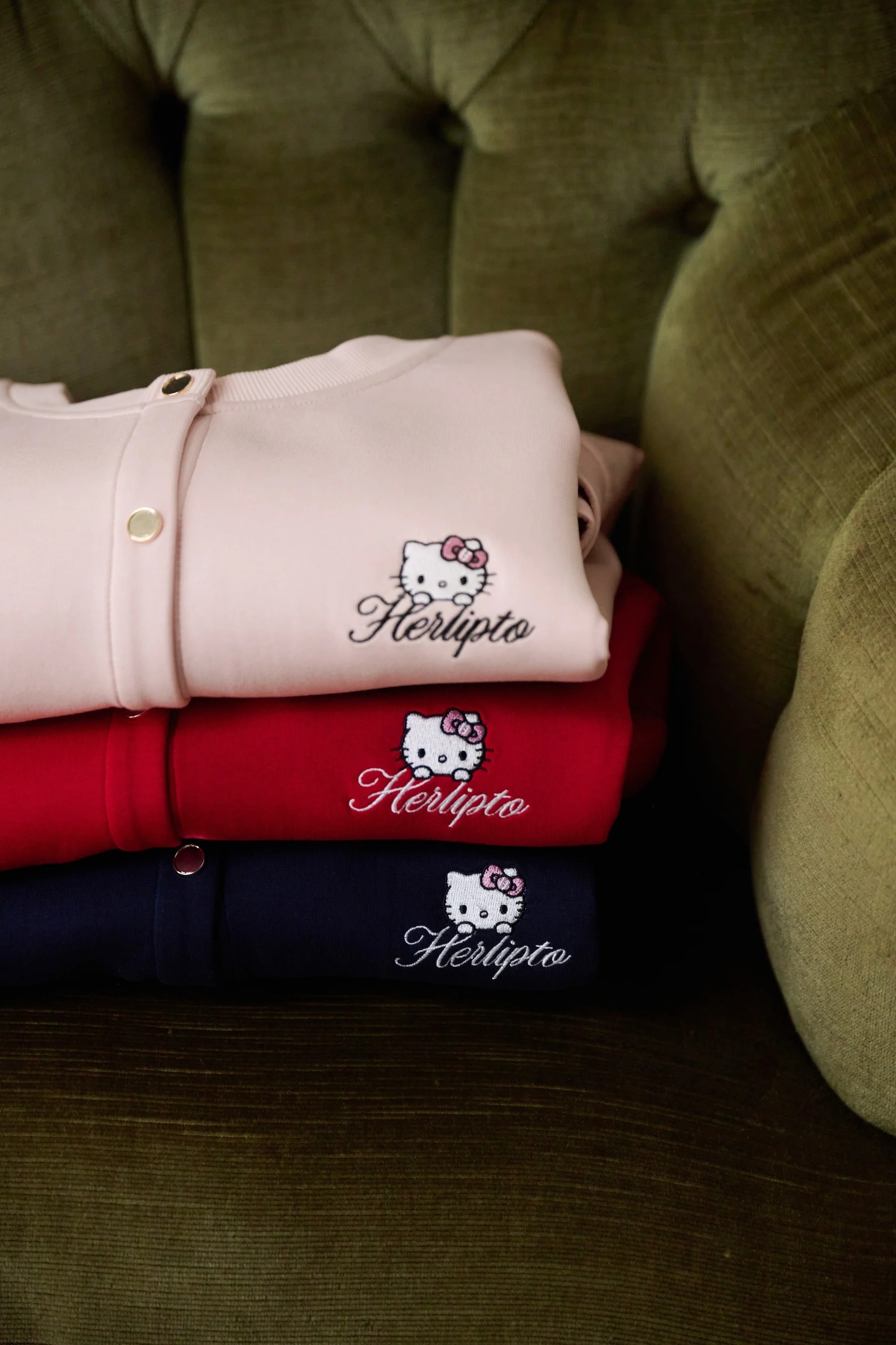 🎀【預訂】Her lip to × Kitty Gold Button Cardigan P