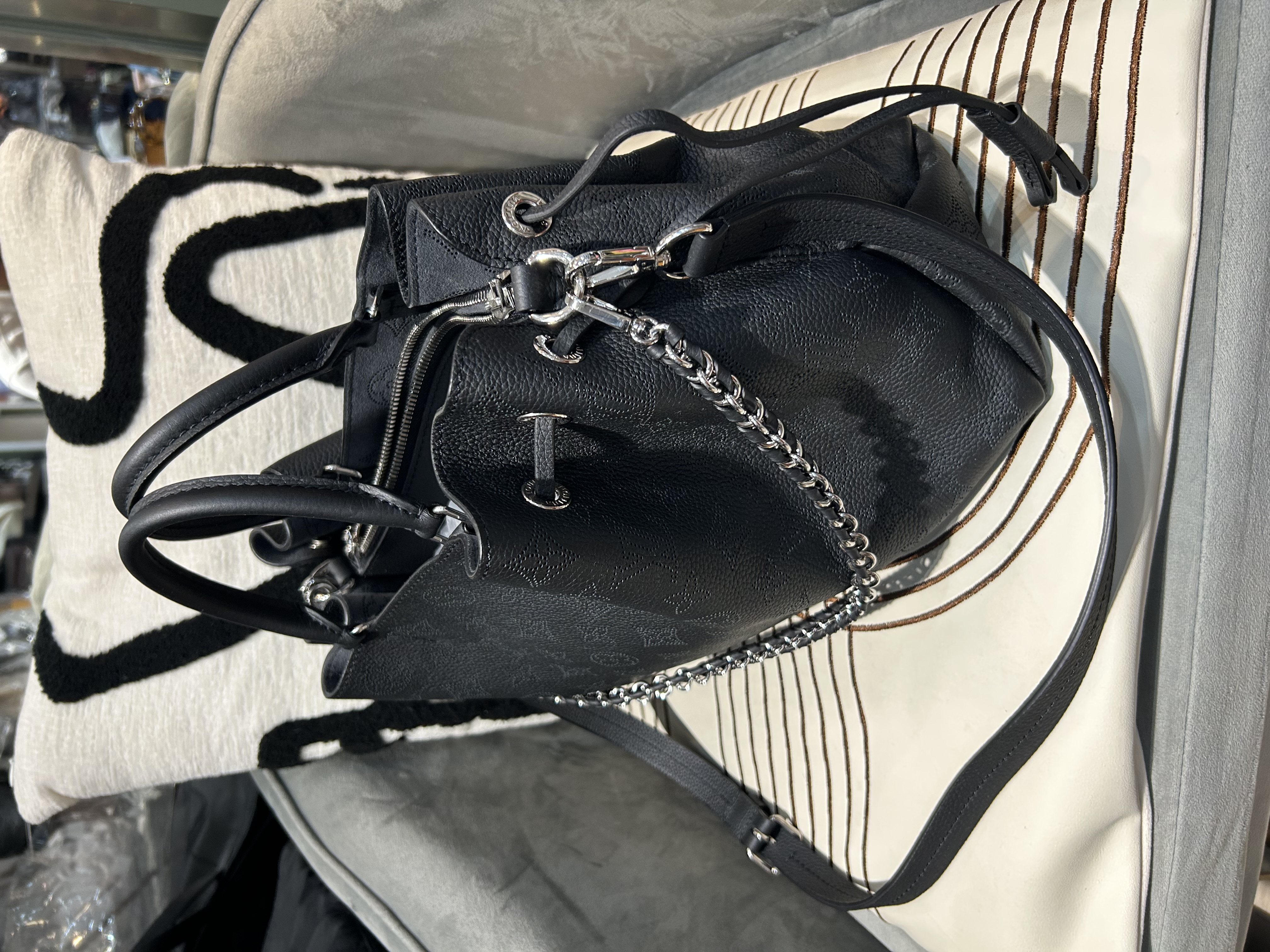 Louis Vuitton LV bella Tote bag Calfskin 2way bag Black 100%Authentic, 99%New ✅Dust bag