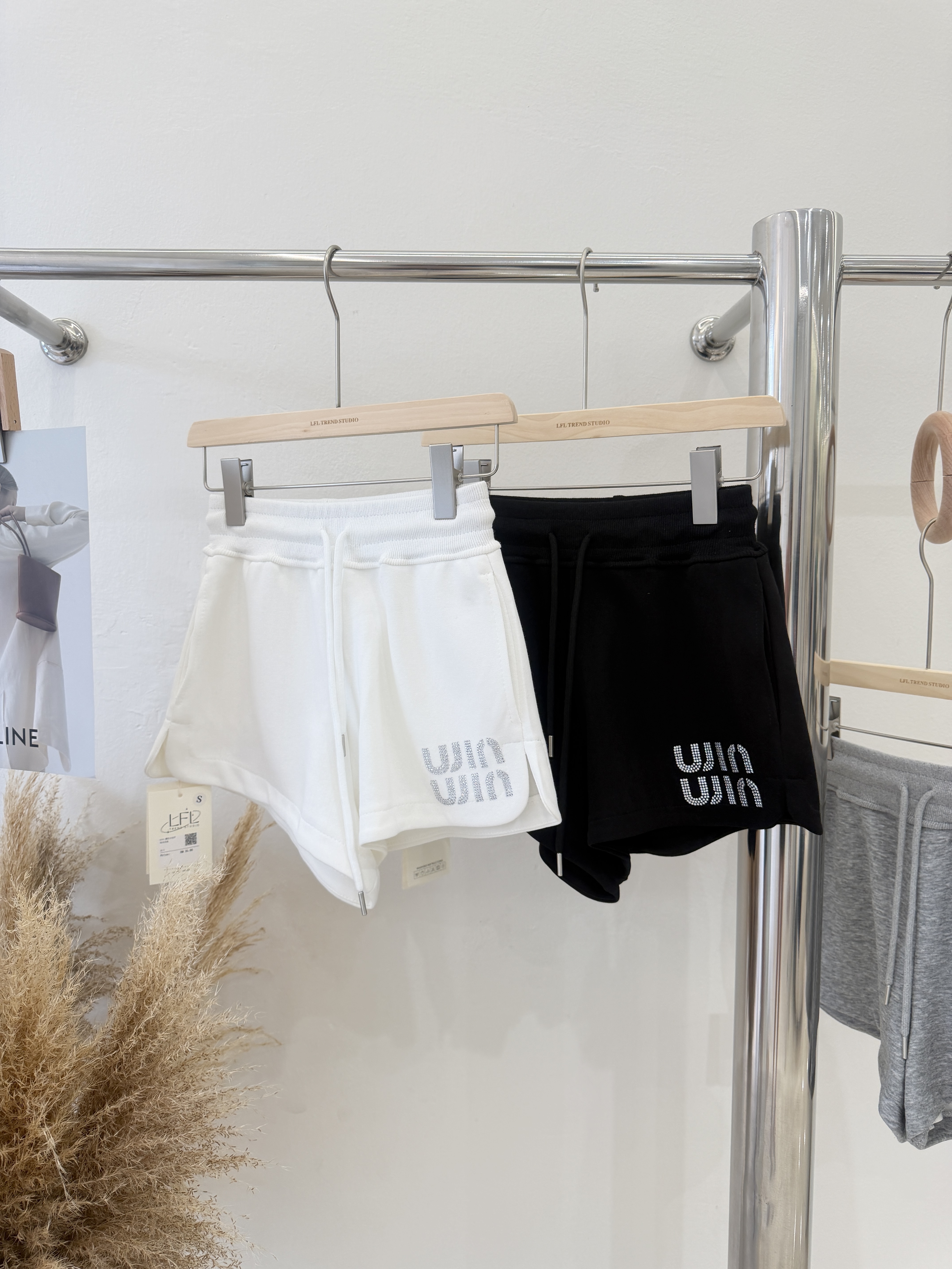 6358 爆款水钻字母休闲裤