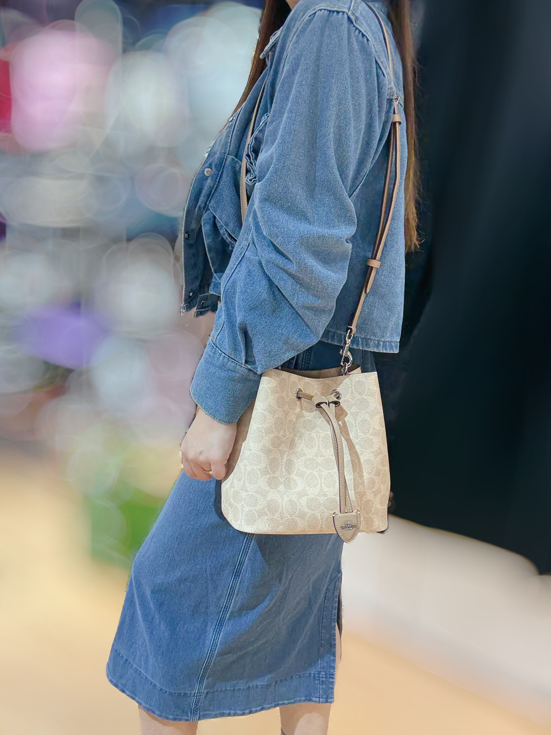 Coach Rowan bucket milk tea/m