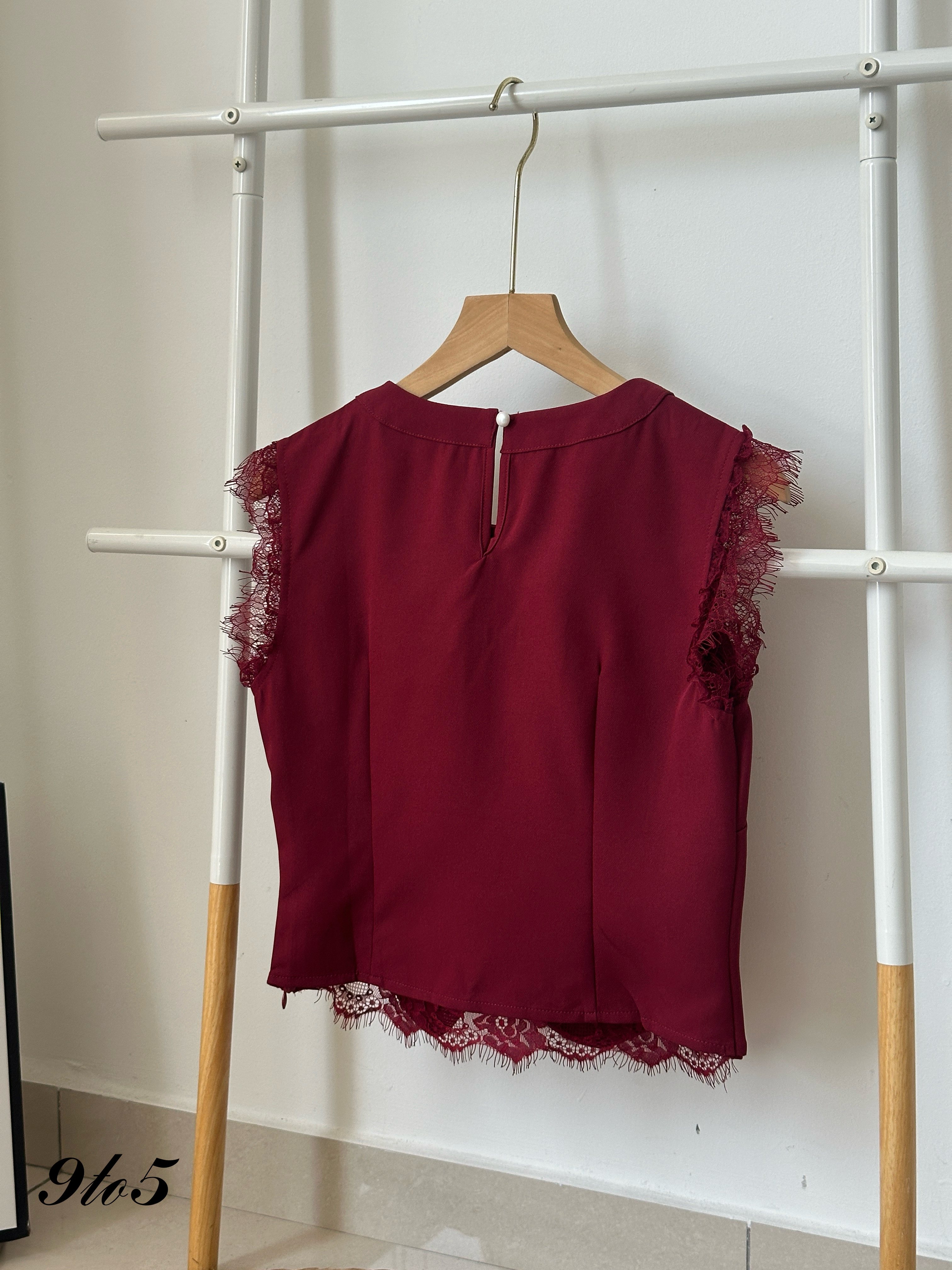 T3985 Lace Sleeve Wavy Top - 3 Colors