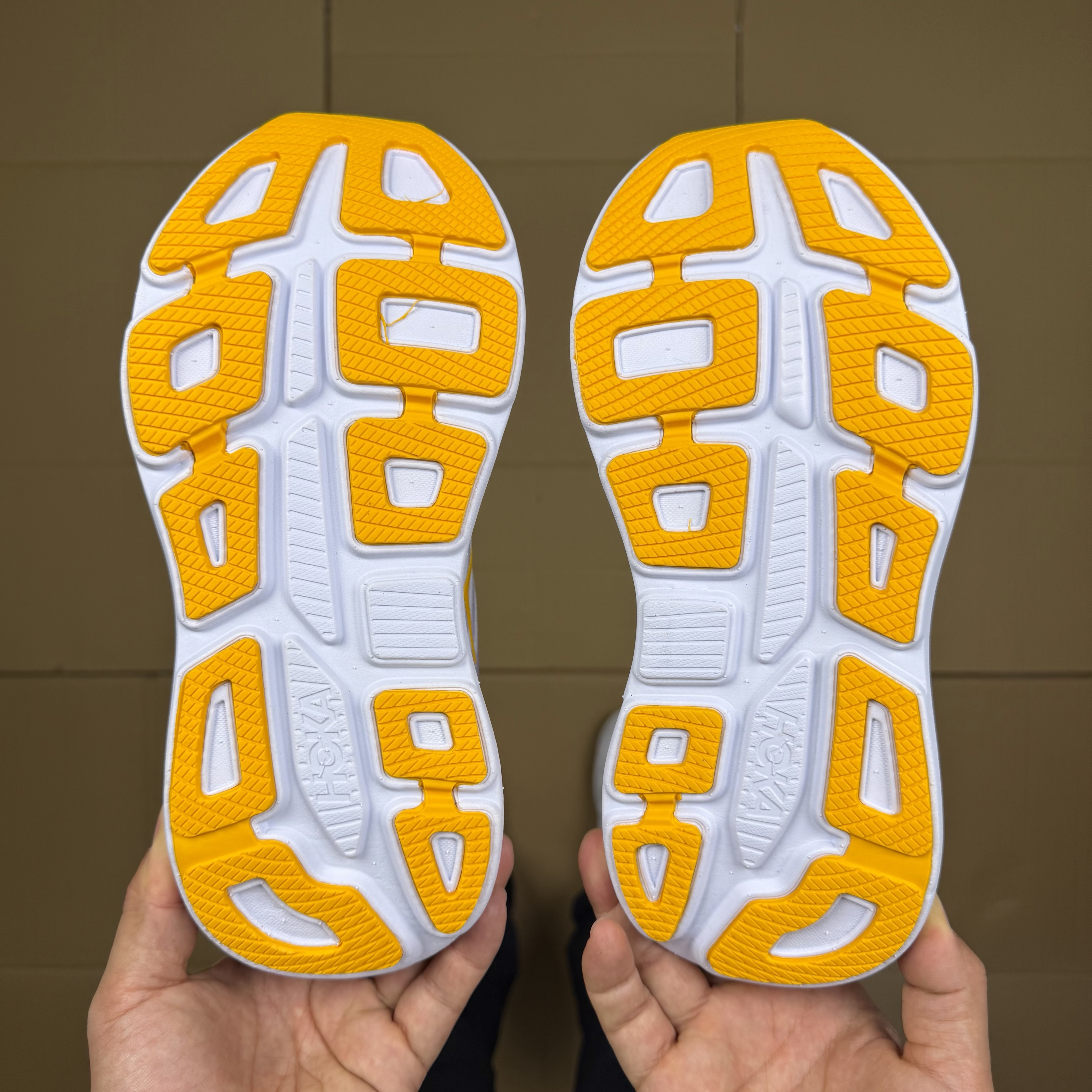 Hoka One One Bondi 9 