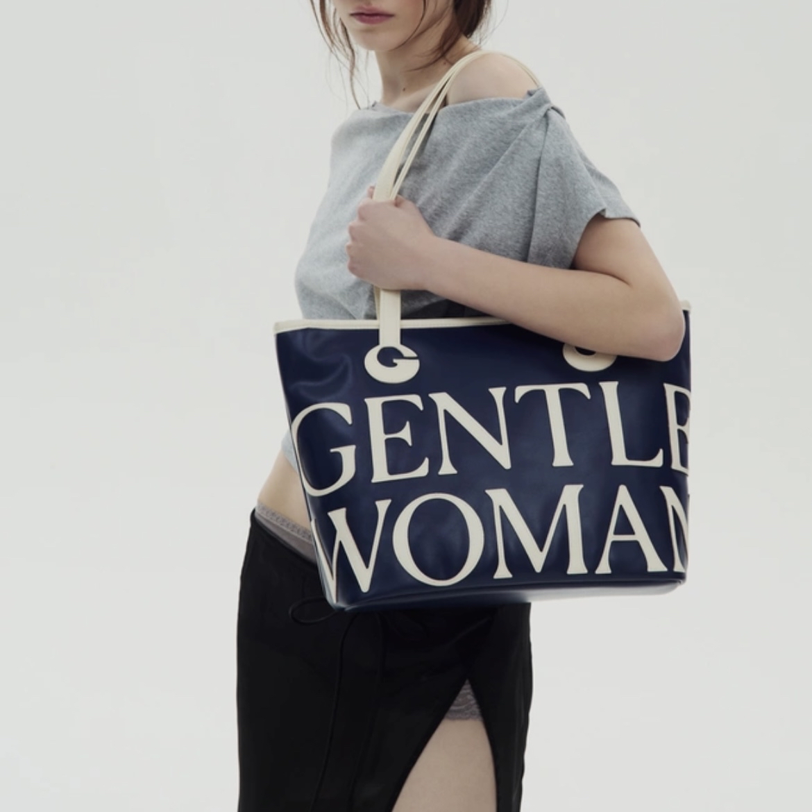 預購 | 🇹🇭GENTLEWOMAN ⭐OFF HOURS SHOULDER BAG(NAVY) BG1122-4