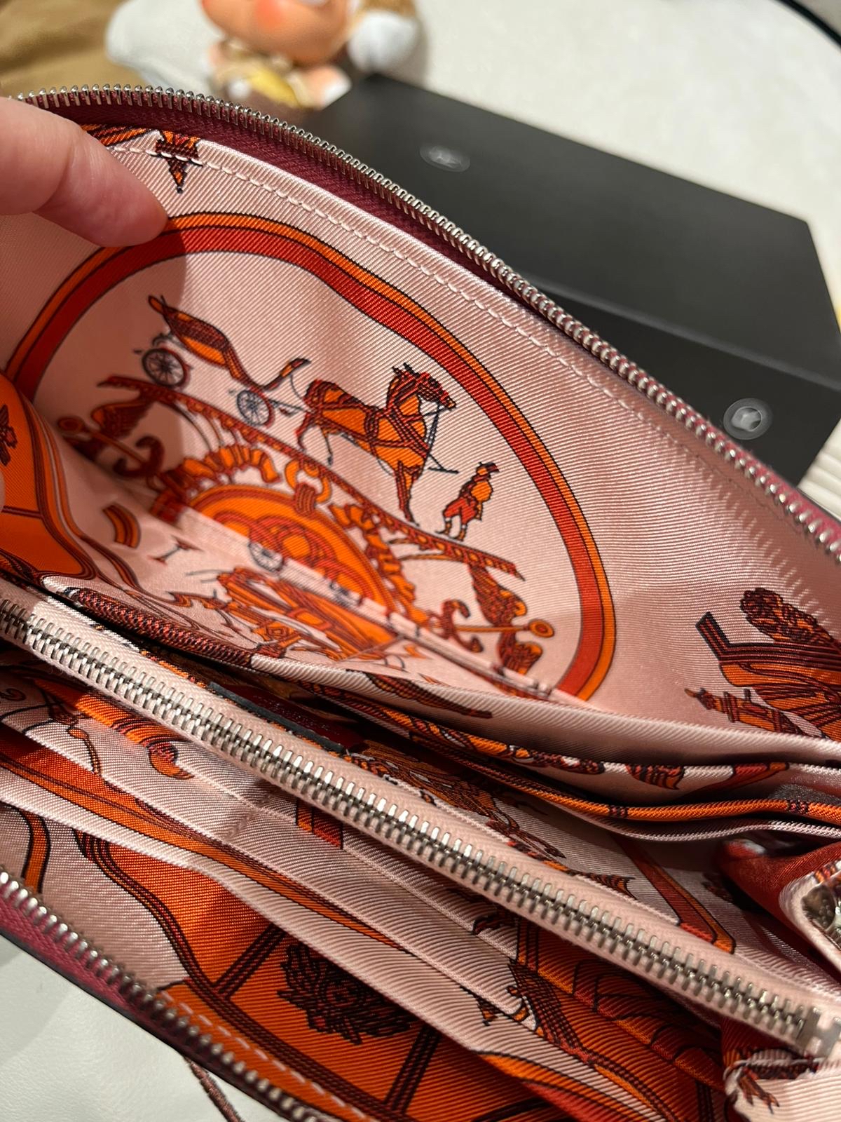 Hermes Silk in Long Wallet Stamp X 100%Authentic, 98%New 